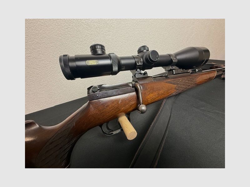 Mauser 66 rifle de caza, rifle de repetición de cerrojo de acción recta, rifle de caza calibre 30-06 en muy buen estado, incl. Tasco Titan 4-12x56 con punto de luz.