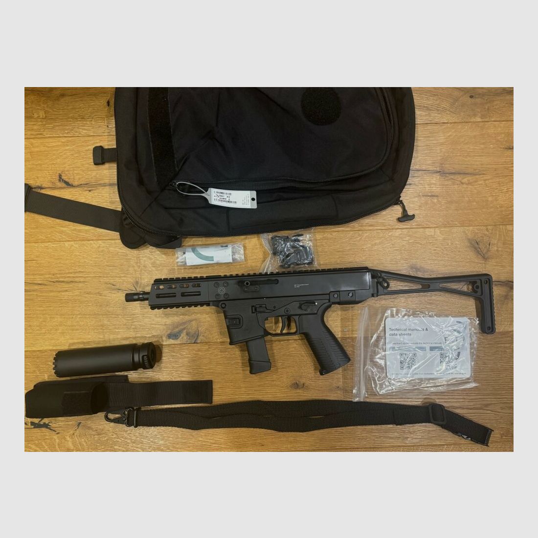 B&T AG (Brügger en Thomet) GHM9 Glock zelfladende karabijn met geluiddemper, afbeelding 3 van 5