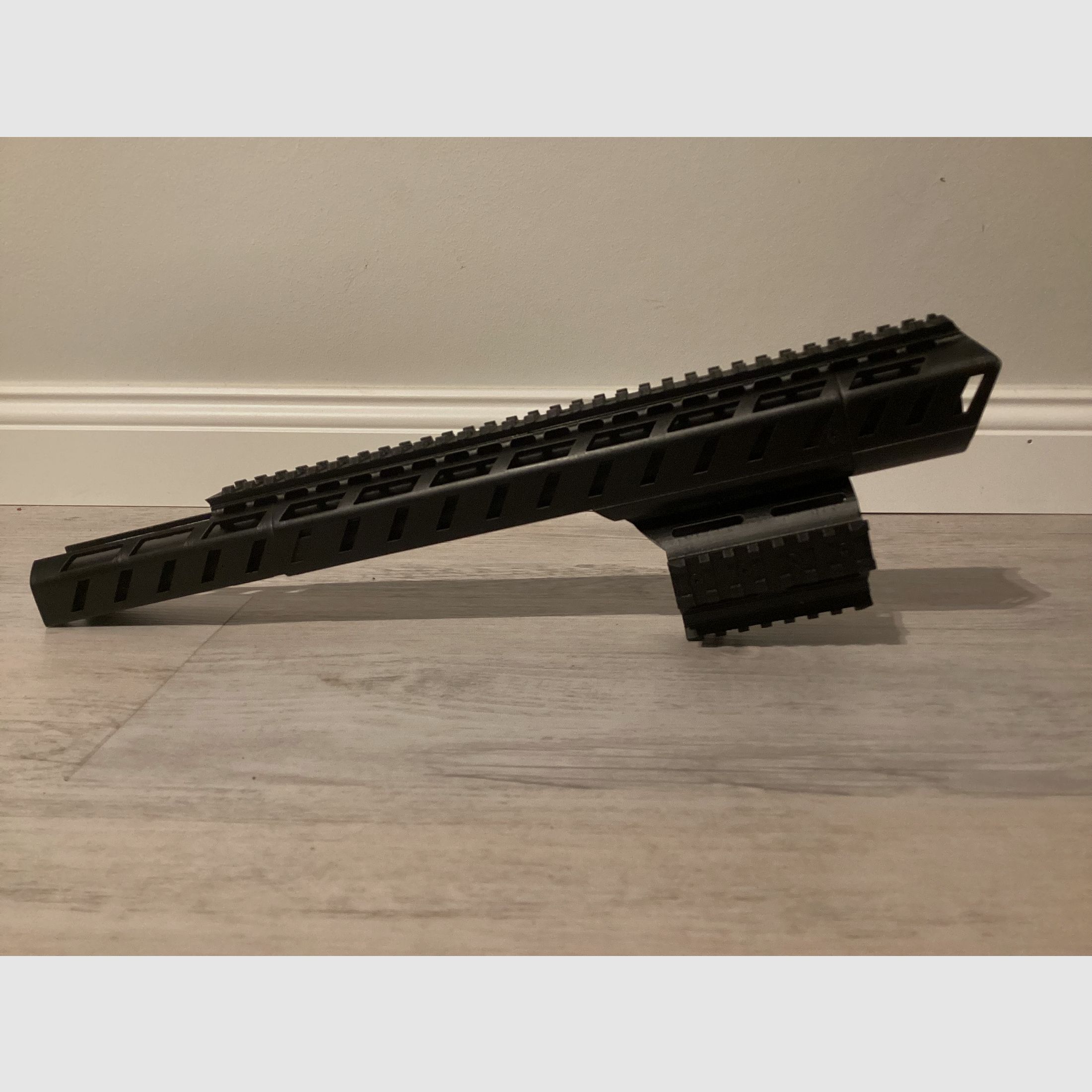 AEA Megalodon new and unused. Handguard possibly as a self-assembly kit. (40 Euro)
