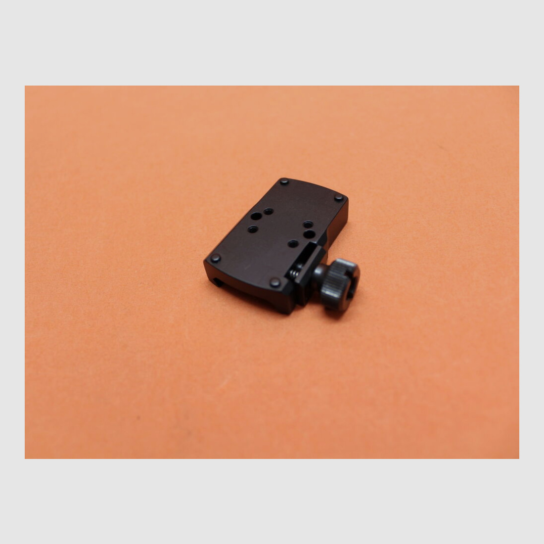 Plaque de montage Recknagel Recknagel DOCTER (57070-0000) pour profil Picatinny avec écrou moleté