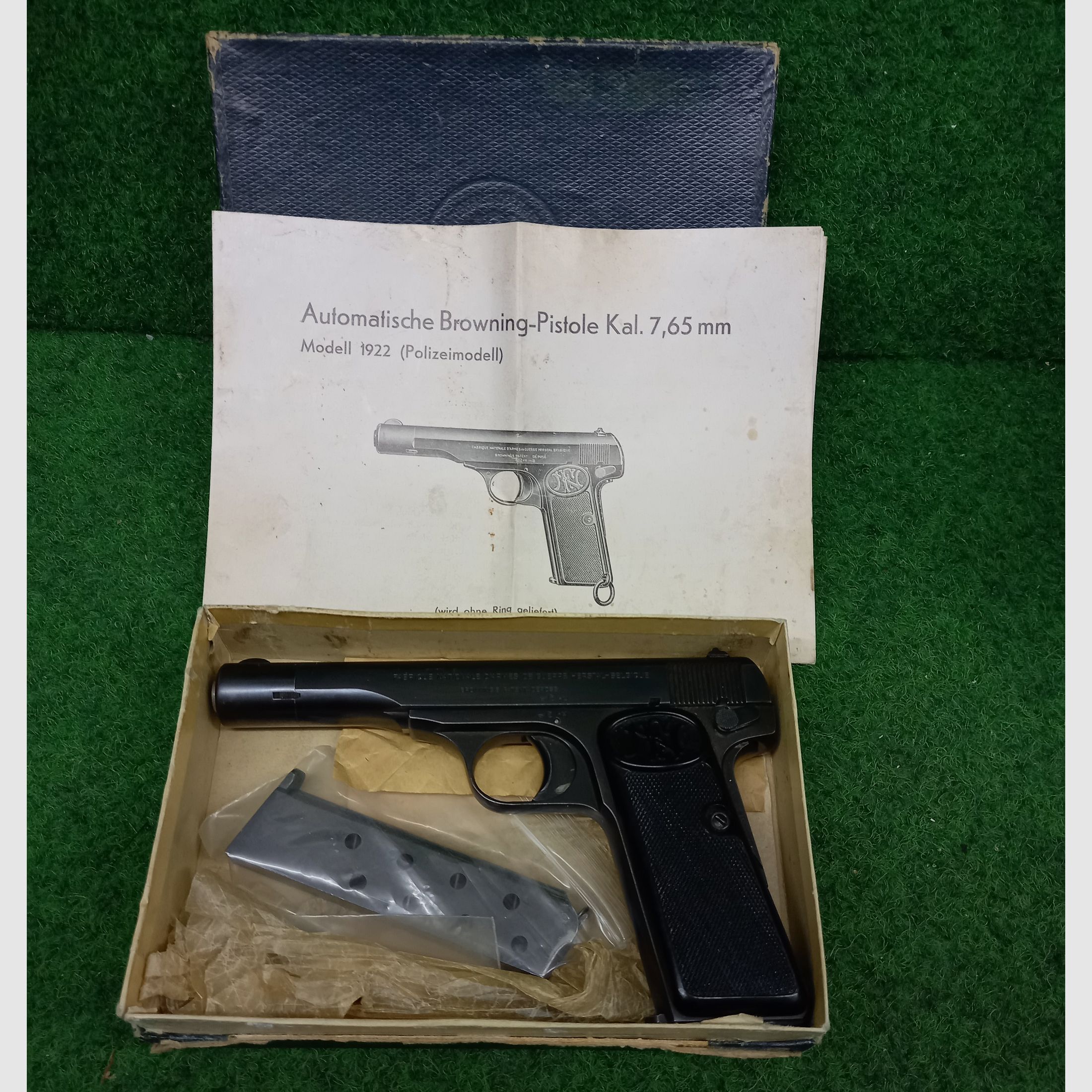 Aus Polizeisammlung, 1910/22 Bavaria Banks im Kaliber 7,65mm Browning.