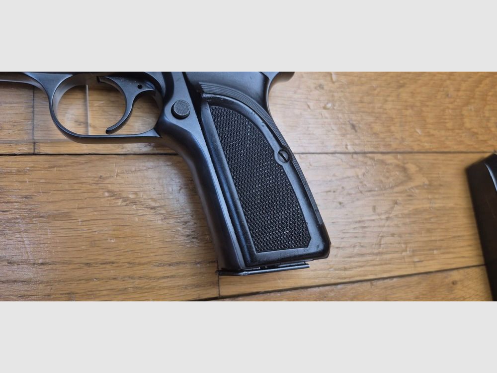 Bellissimo pistola GP35 – Un riferimento in sé – Calibro 9×19 Para – FN Herstal – Brunitura al 100% – Meccanica impeccabile – Bellissima canna – Due caricatori – Arma in stato di quasi nuovo – TBE+++, immagine 18 di 22