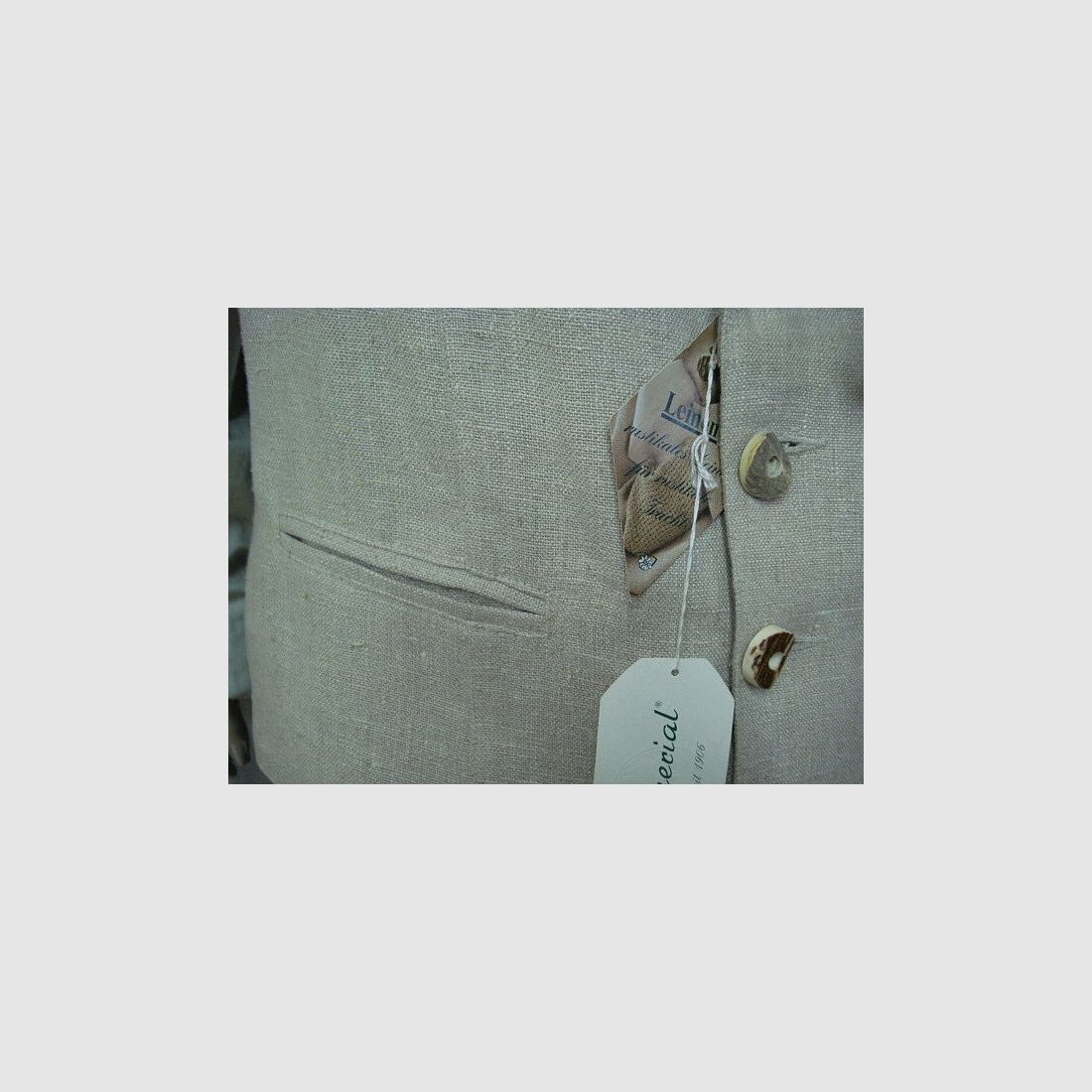 Imperial linen vest for men with leather lapel