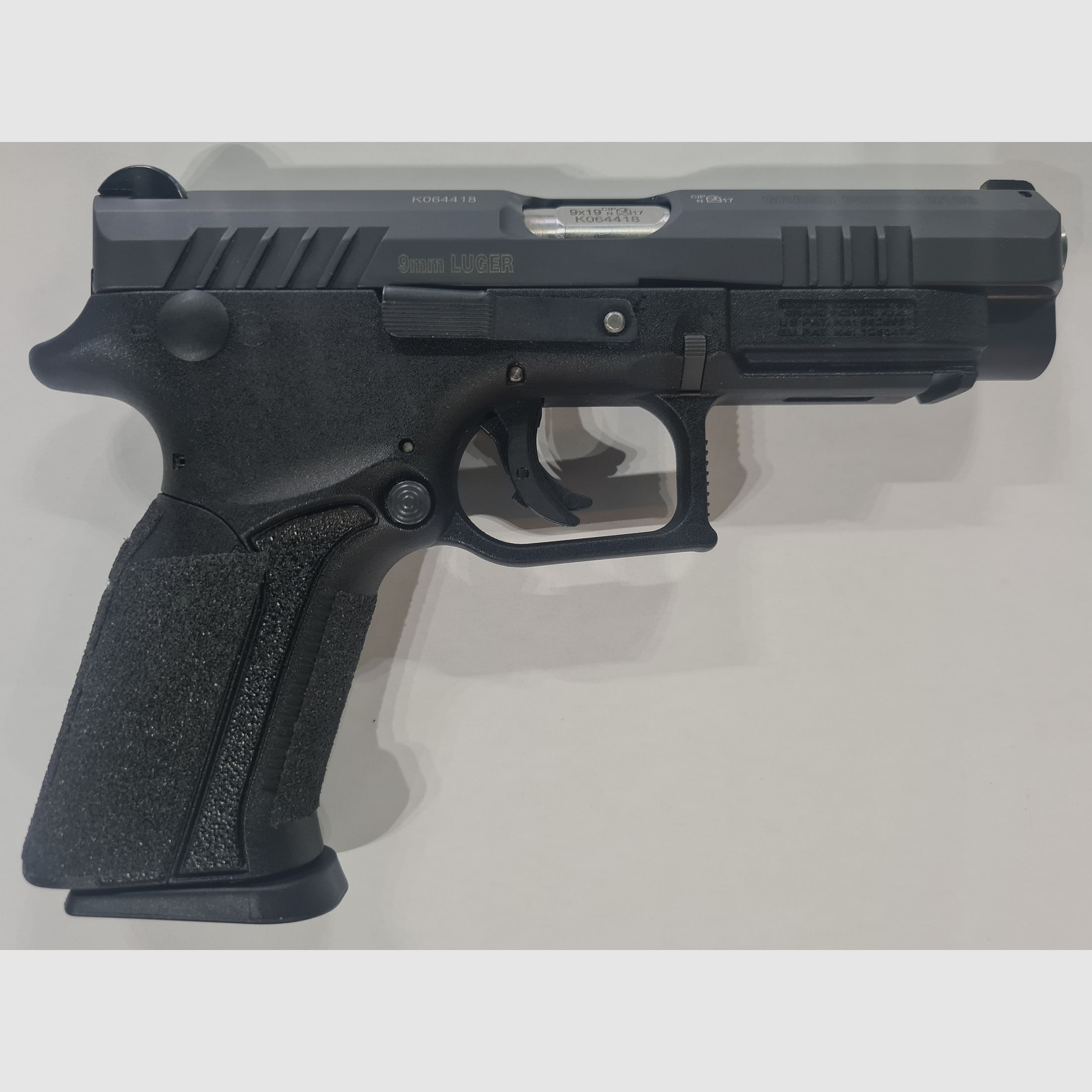 Pistola semiautomática GRAND POWER Q100 cal. 9x19 (ARMA USADA), imagen 1 de 2