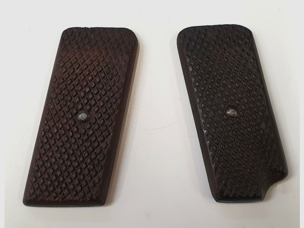 Tokarev, Russland Griffschalen, Griffe rechts & links für Tokarev TT33, Bild 1 von 2