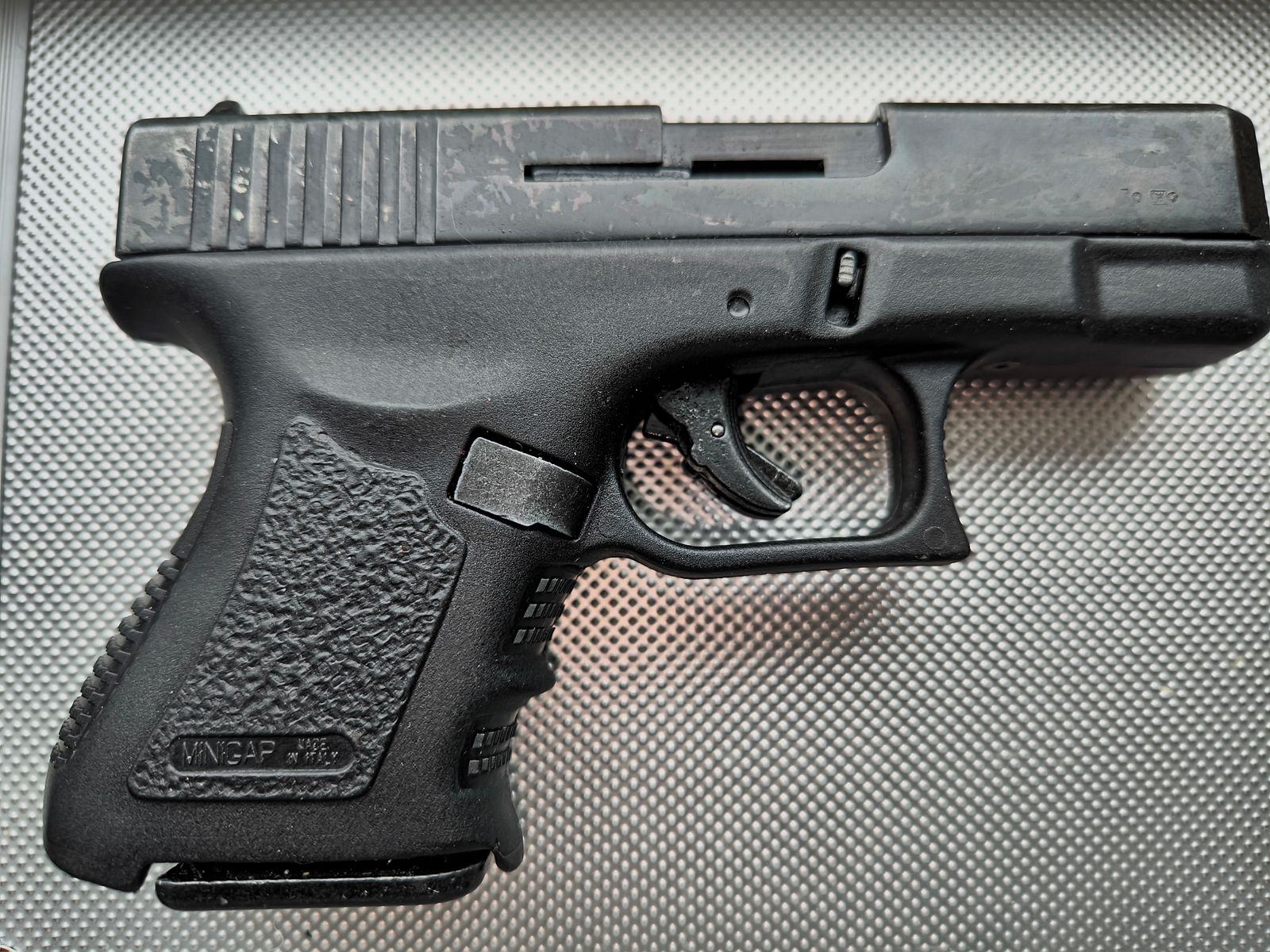 SRS-Gas/Schreckschuss Pistole, BG 26 GEN. 2-MINIGAP, Kaliber 9mmPAK, PTB 929 Mad in Italy - Vertrieb durch Firma Gillmann in Deutschland, Nachbau der Glock 26, Gebraucht Zustand, Neu & Gebraucht nicht mehr zu bekommen!! 