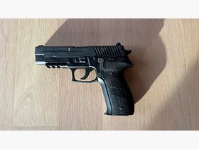 Sig Sauer P226 Mk25 9mm con fondina