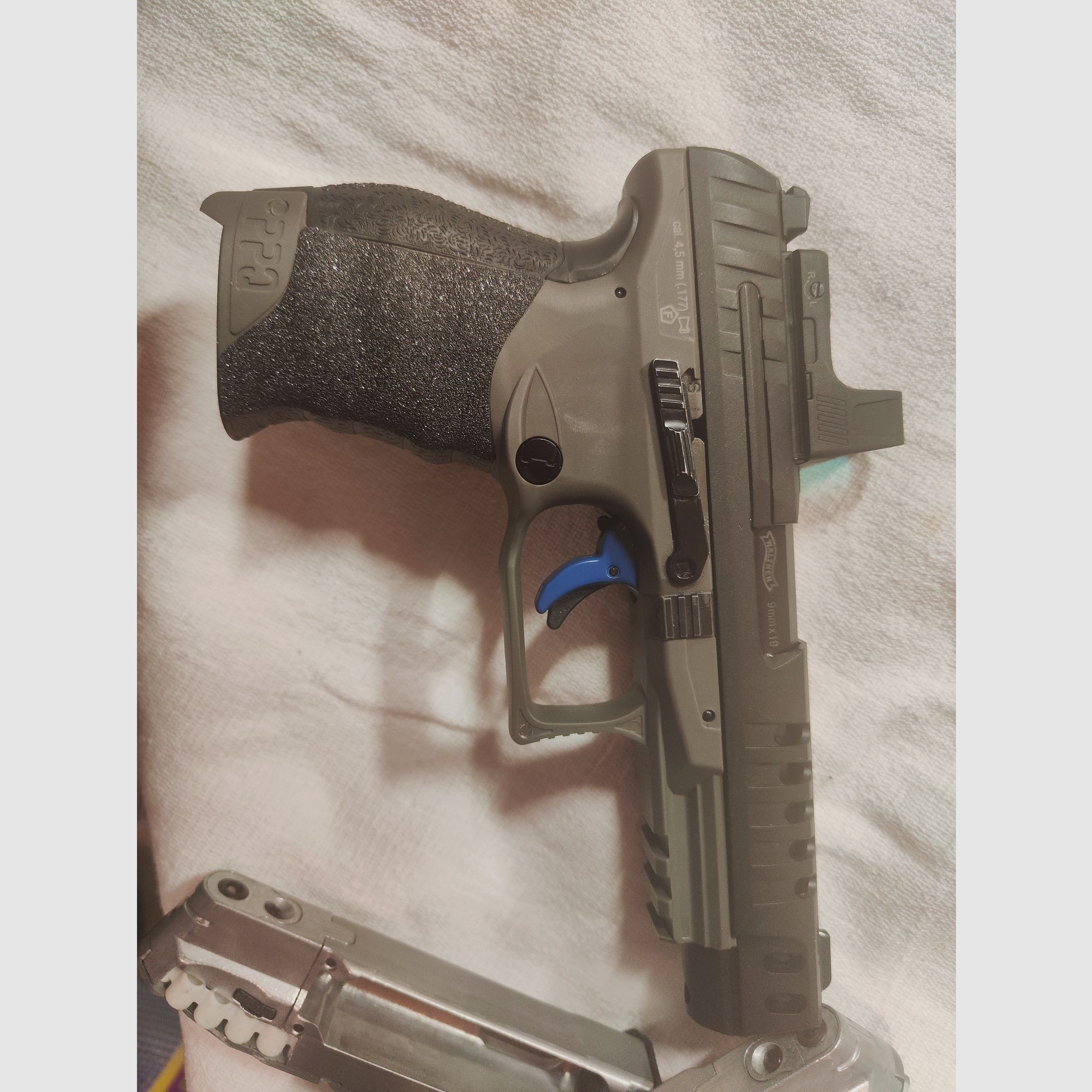 Umarex Walther Q5 Match Combo CO2 4,5mm Diabolo mit RedDot und Zusatzmagazin