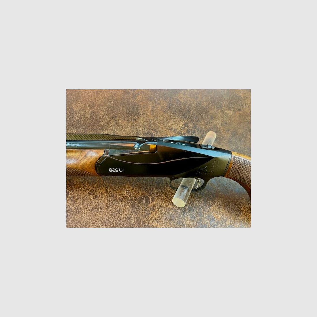 Benelli 828U Zwart Links
