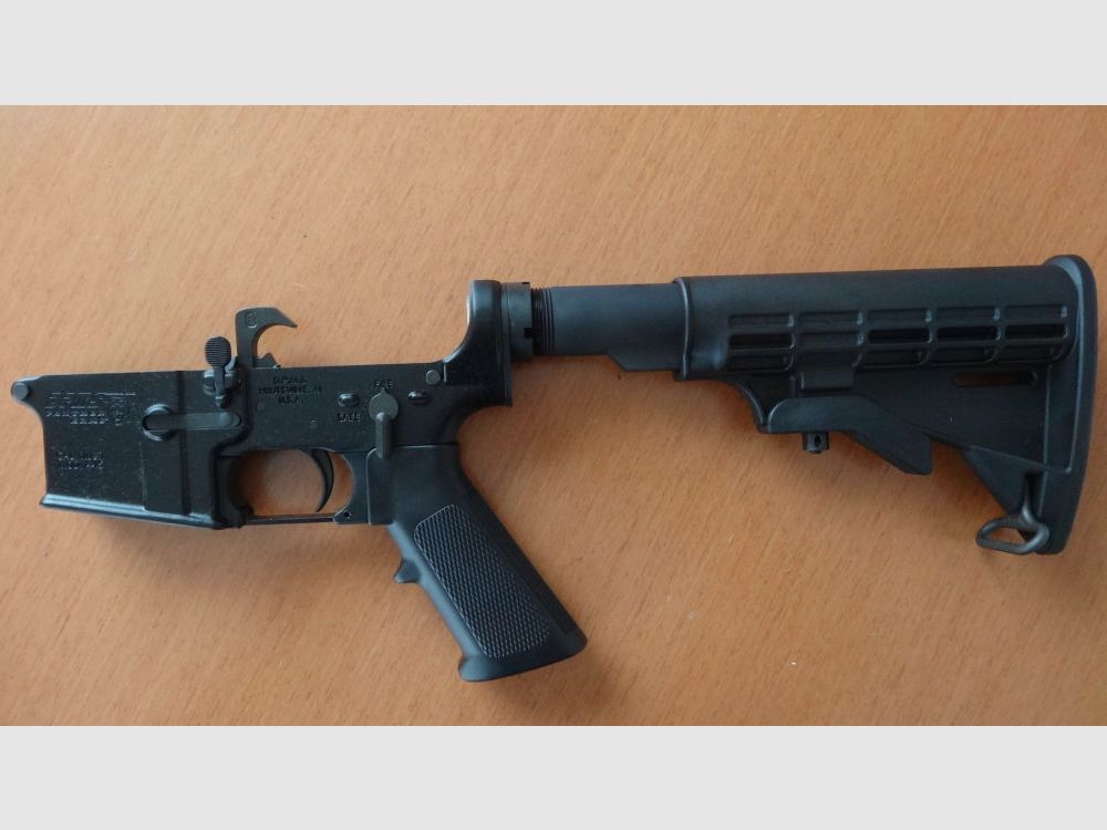 DPMS DPMS AR-15 LOWER RECEIVER MIT M4 SCHUBSCHAFT