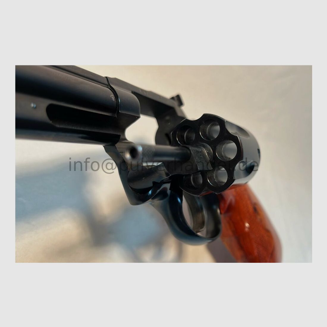 Revolver 669 w .357 Magnum Mikrometrowe celowanie Sportowy uchwyt Drewno Jak Nowe .357Mag