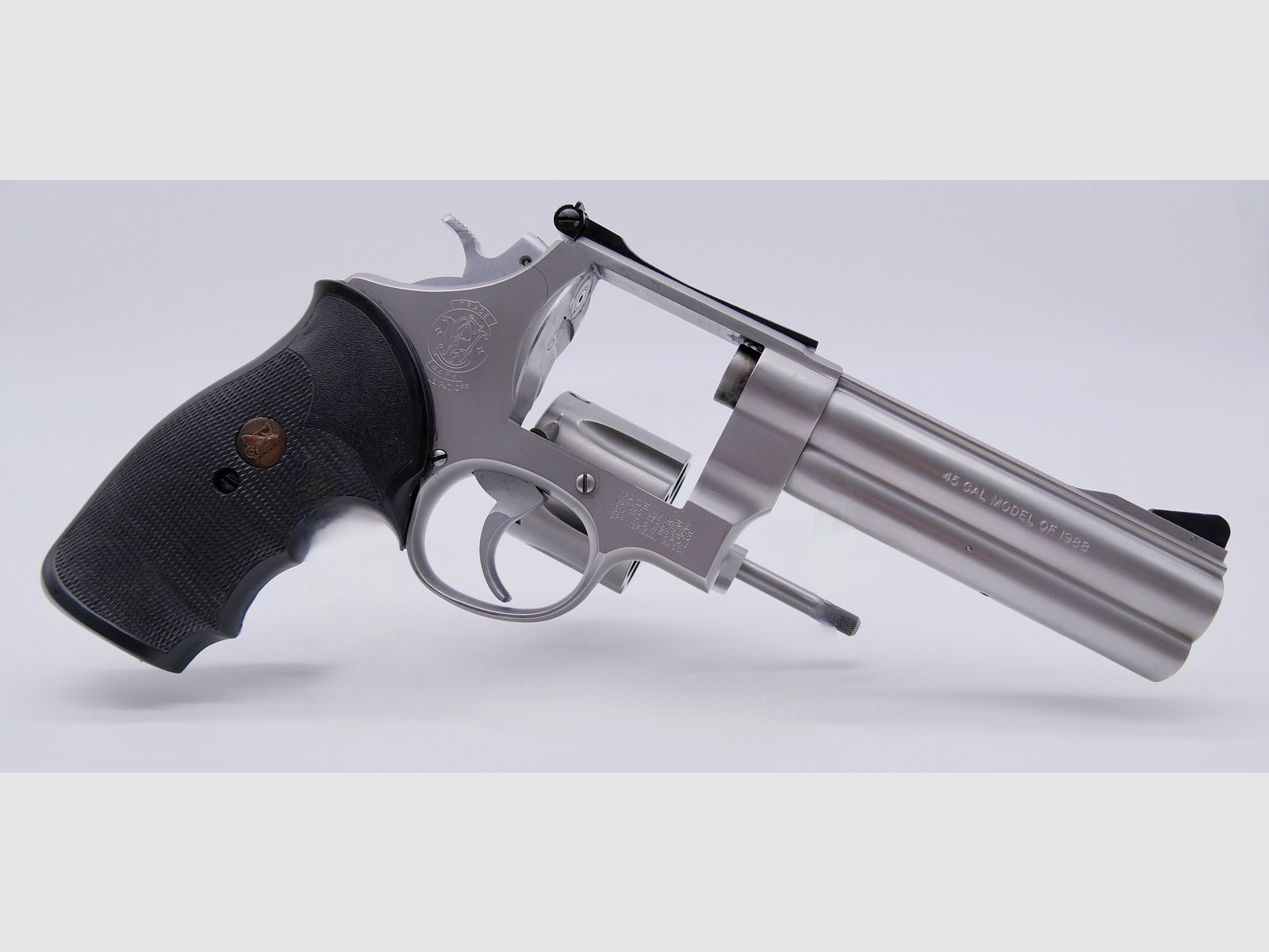 Smith & Wesson .45Auto Model of 1988 5' Lauf Gummigriffschalen 6-schüssige Trommel