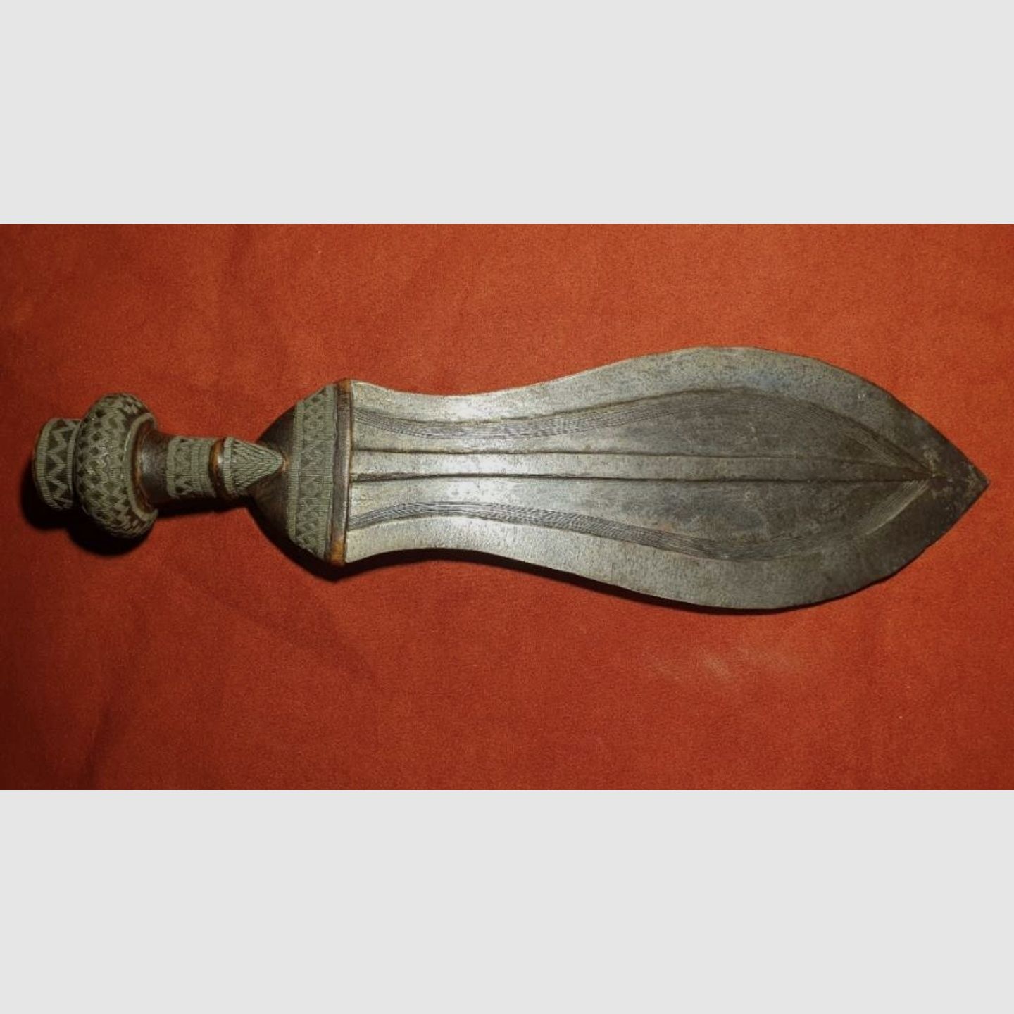 Bushono Ikula, épée de cérémonie Kurz/Zeremonienschwert Congo belge
