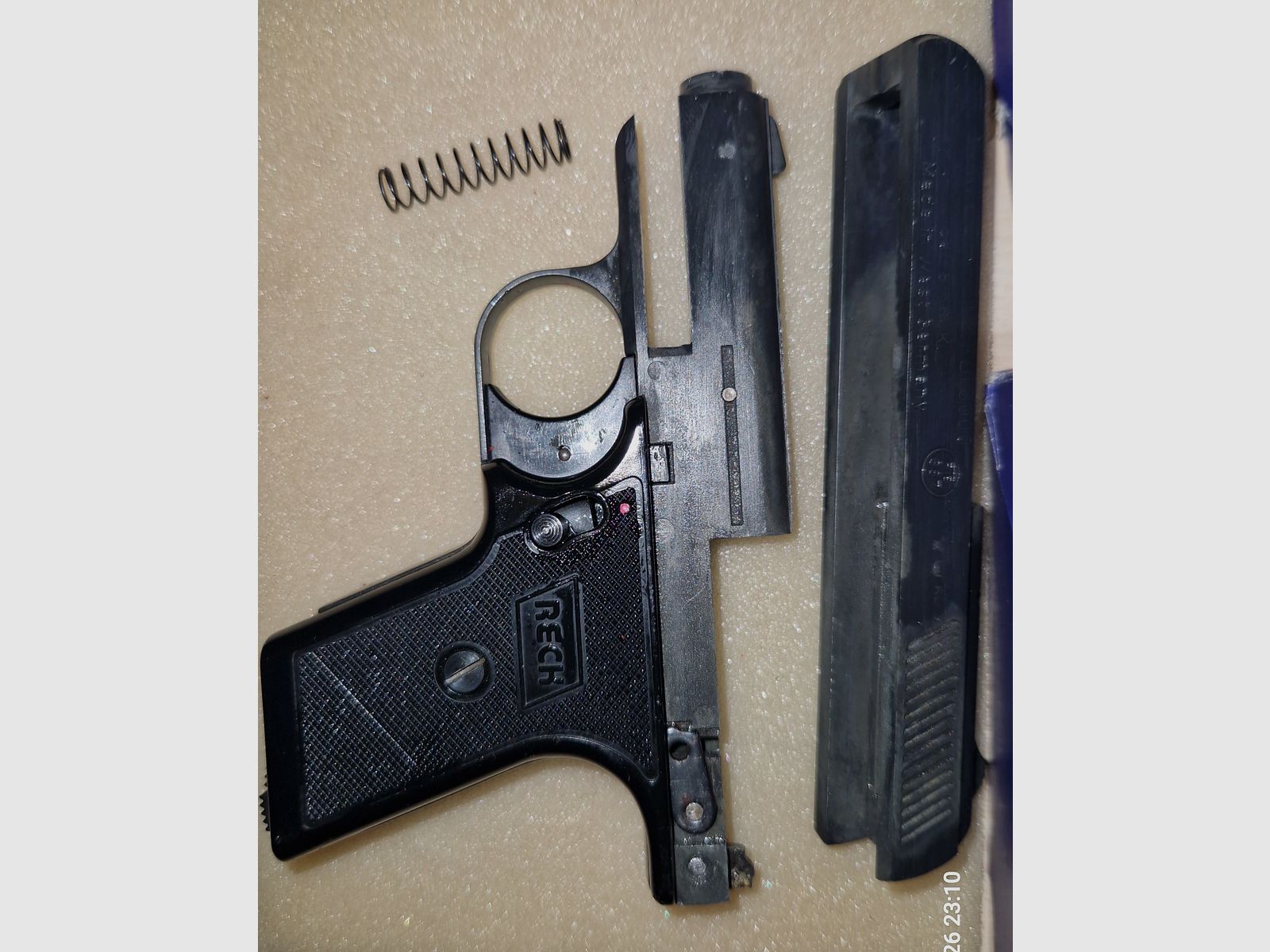 PERFECTA FBI 8000 DEFEKT für ERSATZTEILE / mit Zubehör / OVP / cal. 8mm P.A.K. / PTB 387 / ALT / SCHRECKSCHUSS GAS PISTOLE SILVESTER SELBSTVERTEIDIGUNG SAMMLUNG  !!!! ------> BESCHREIBUNG LESEN  <----- !!!!, Bild 3 von 9
