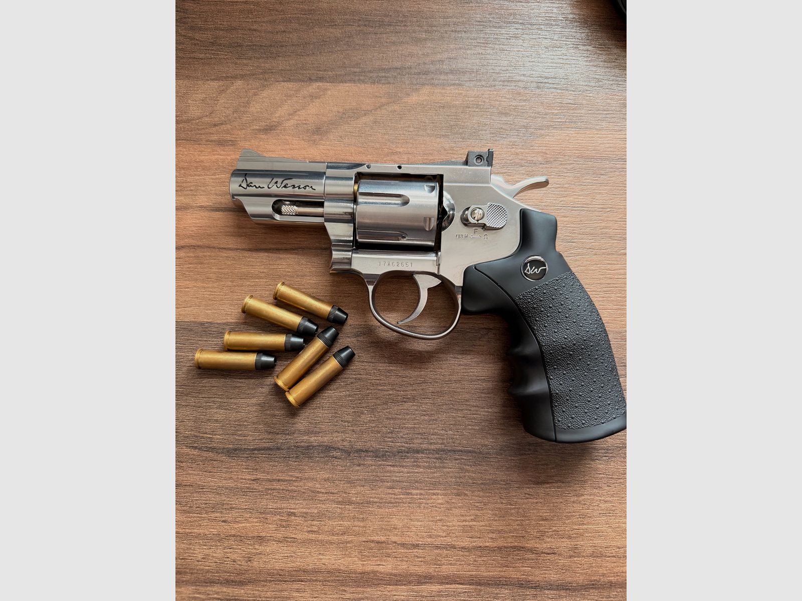 Dan Wesson CO₂ Revolver 4.5 mm Diabolo + casings