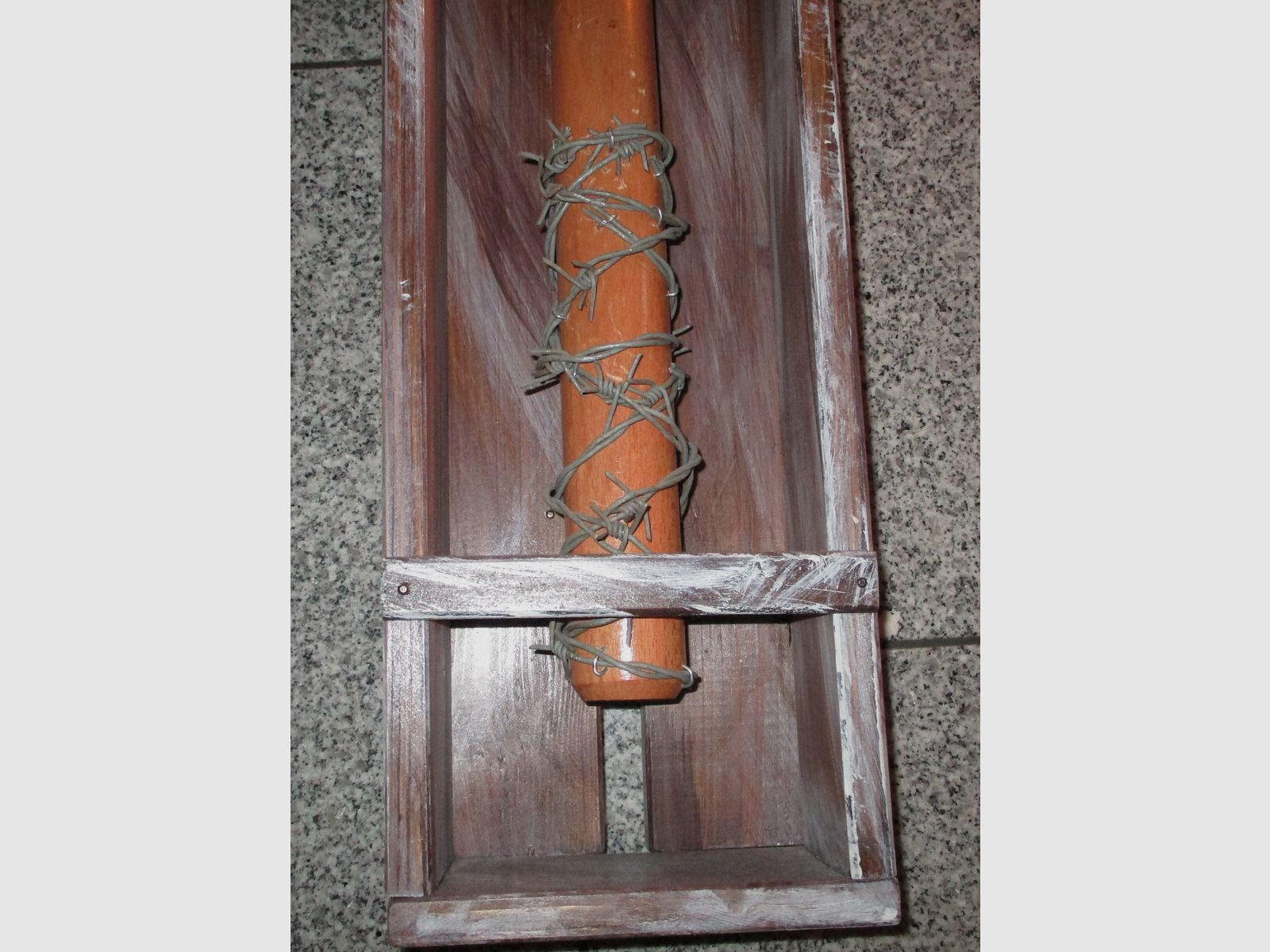 The Walking Dead Negan baseball bat Lucille in wooden box