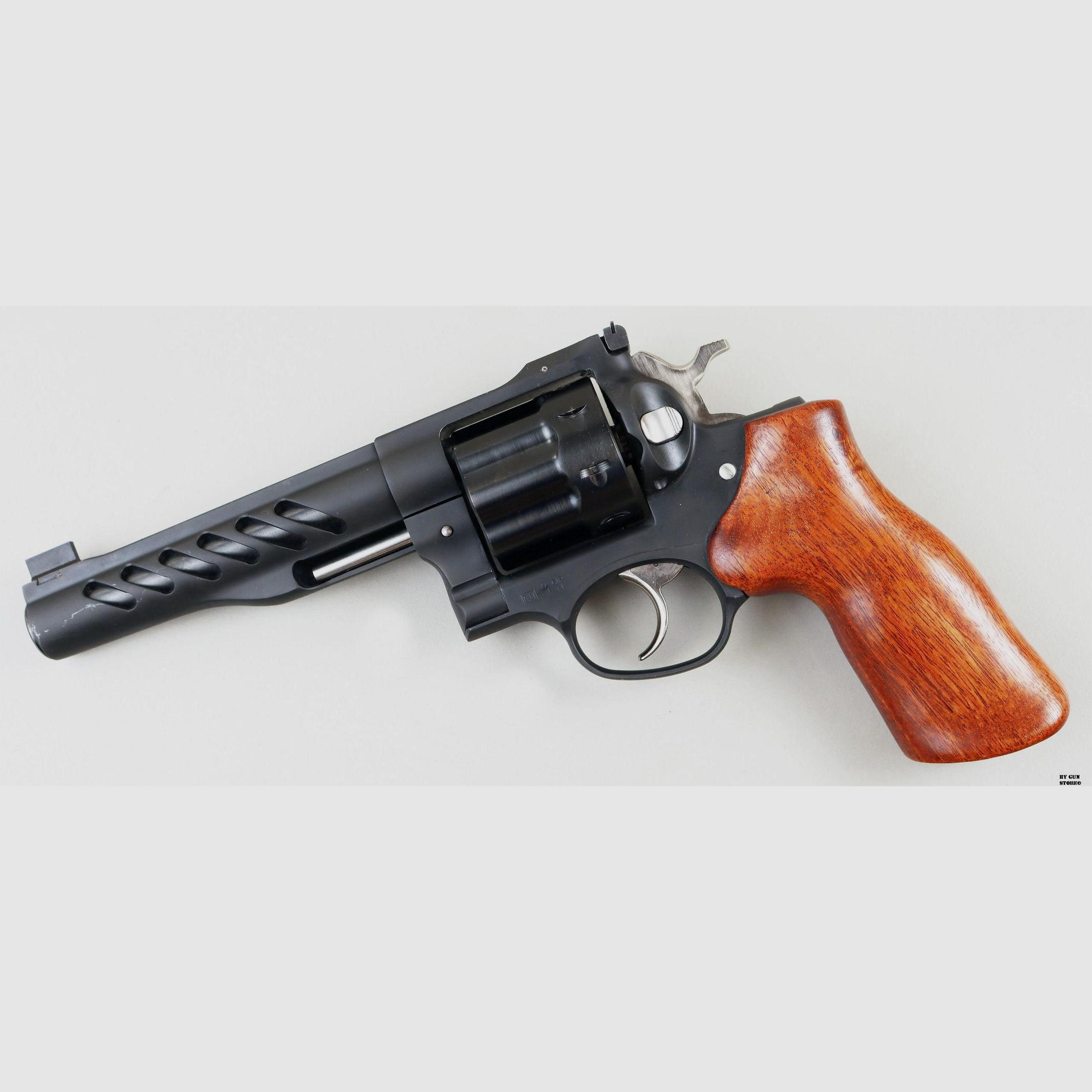 Revolver Ruger mod. Super GP100 cal. 357 mag. matr. CS3-00886, immagine 2 di 13