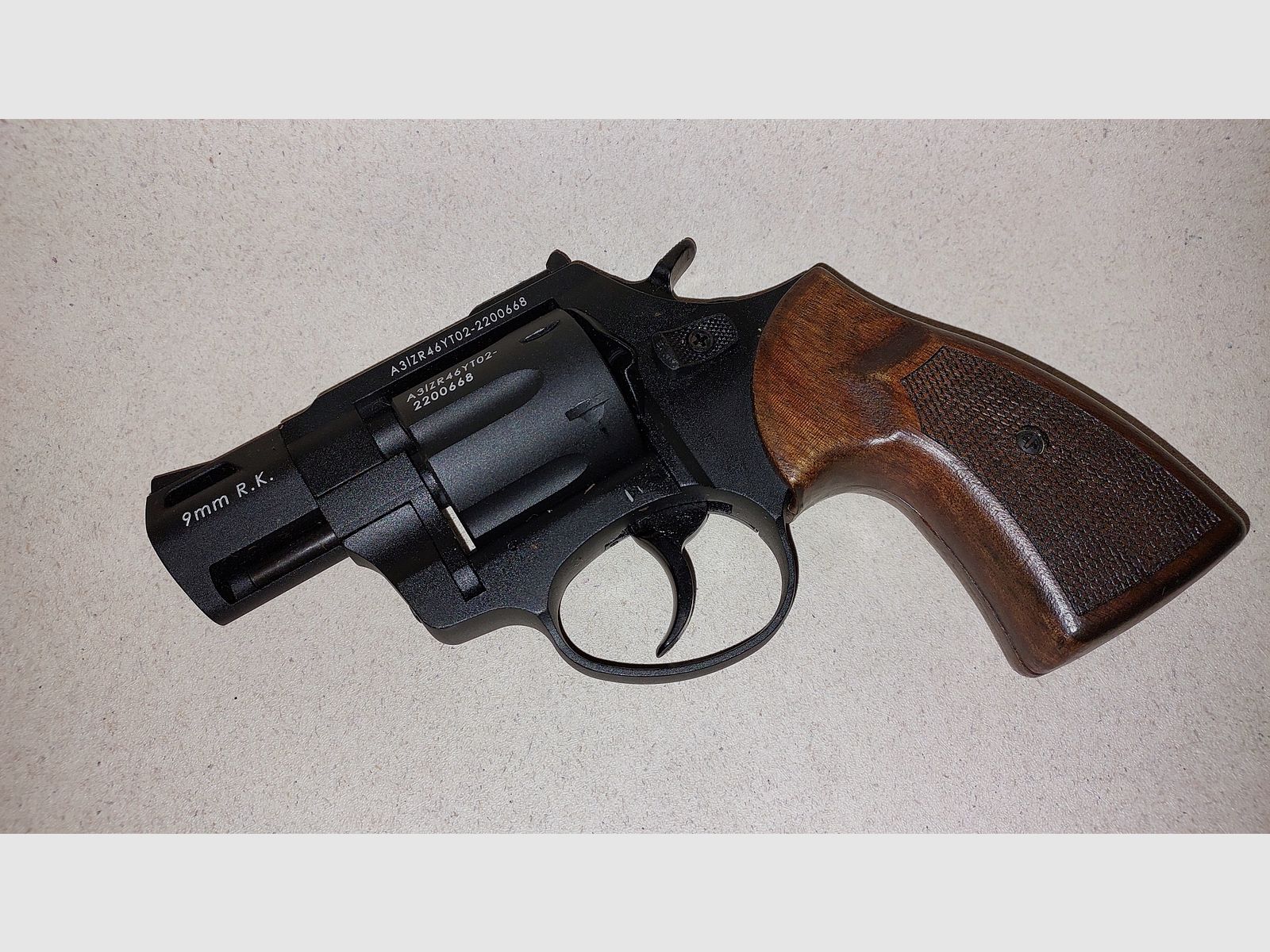 Set Zoraki R2 2 Zoll Revolver Kal. 9mm R.K. brüniert Holzgriffschalen & Radar Passform Gürtelholster Schwarzleder