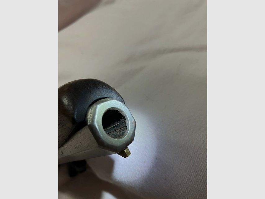 Derringer a percussione a caricamento frontale