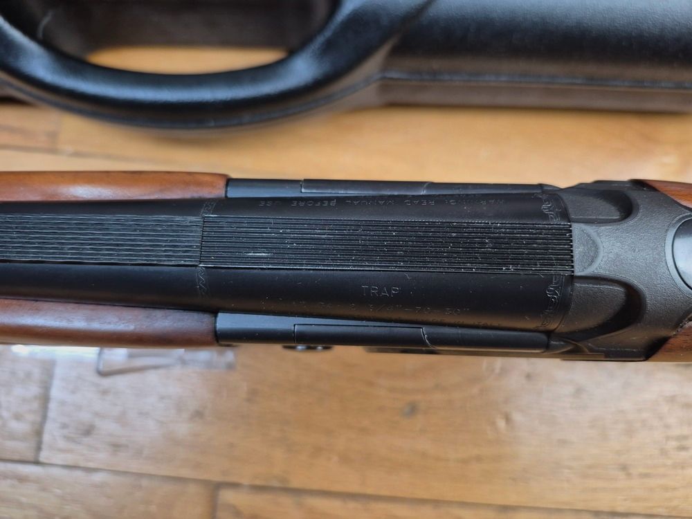Sehr schönes Beretta 692 « Black Edition » - Über-unterlauf mit 76 cm Lauf - Kal. 12/70 - Mit Beretta-Koffer und zahlreichen Zubehör - Ausgezeichneter Zustand, fast wie neu! - TBE ++, Bild 44 von 46