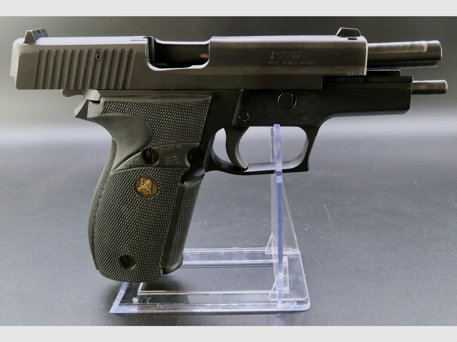 Sig Sauer P226 4,4"; Beschuss: 1992 in Kiel