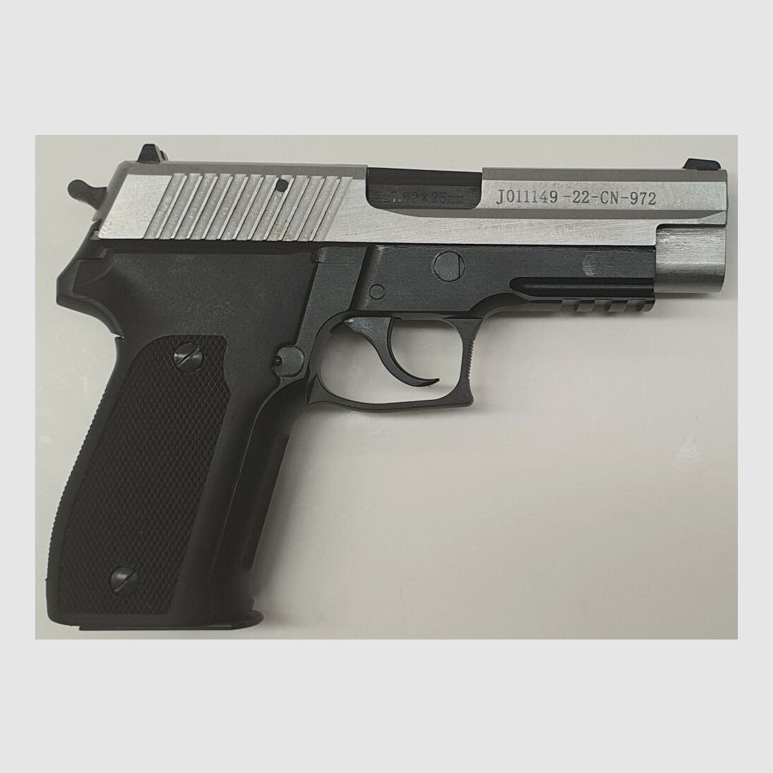 Pistola semiautomática NORINCO Mod. NP762/ NP22/ PX-3 bicolor en calibre 7,62x25tokarev incluyendo accesorios, imagen 5 de 9