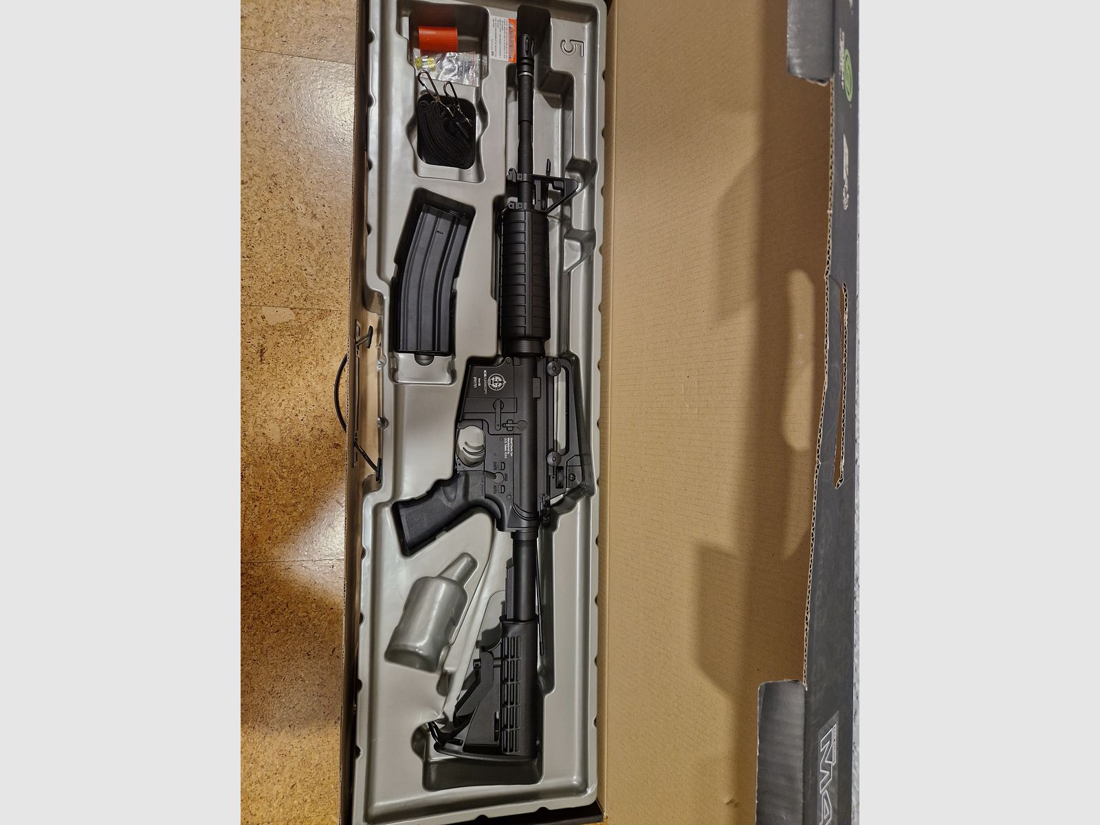 ICS-320 M4A1 SAEG