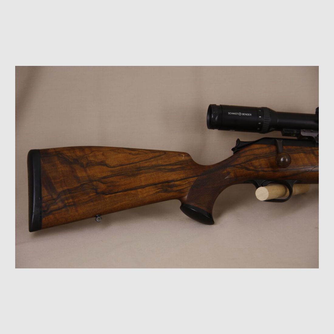 Blaser R93 Stutzen // CUSTOM MADE Handschäftung // Toll gemasertes Schaftholz!