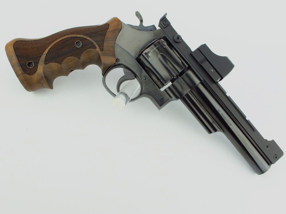 Smith & Wesson Modello 57, immagine 3 di 5