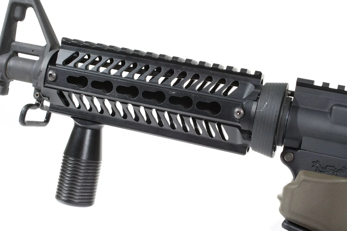 Poignée M-Lok MiniMax ERGO Grips noire, verticale, poignée avant verticale, image 1 sur 3