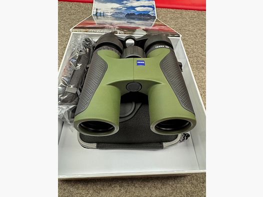 Zeiss Terra ED 8 x32 Neuware aus Geschäftsauflösung