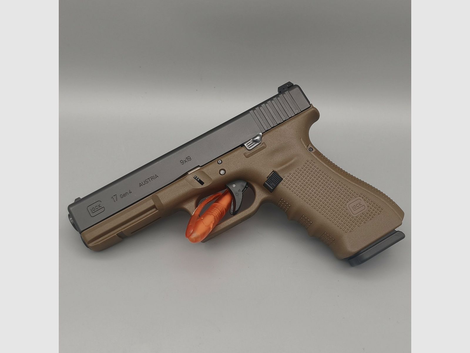 Glock 17 Gen4 Model Specjalny FDE również jako system wymienny! 9mm Luger