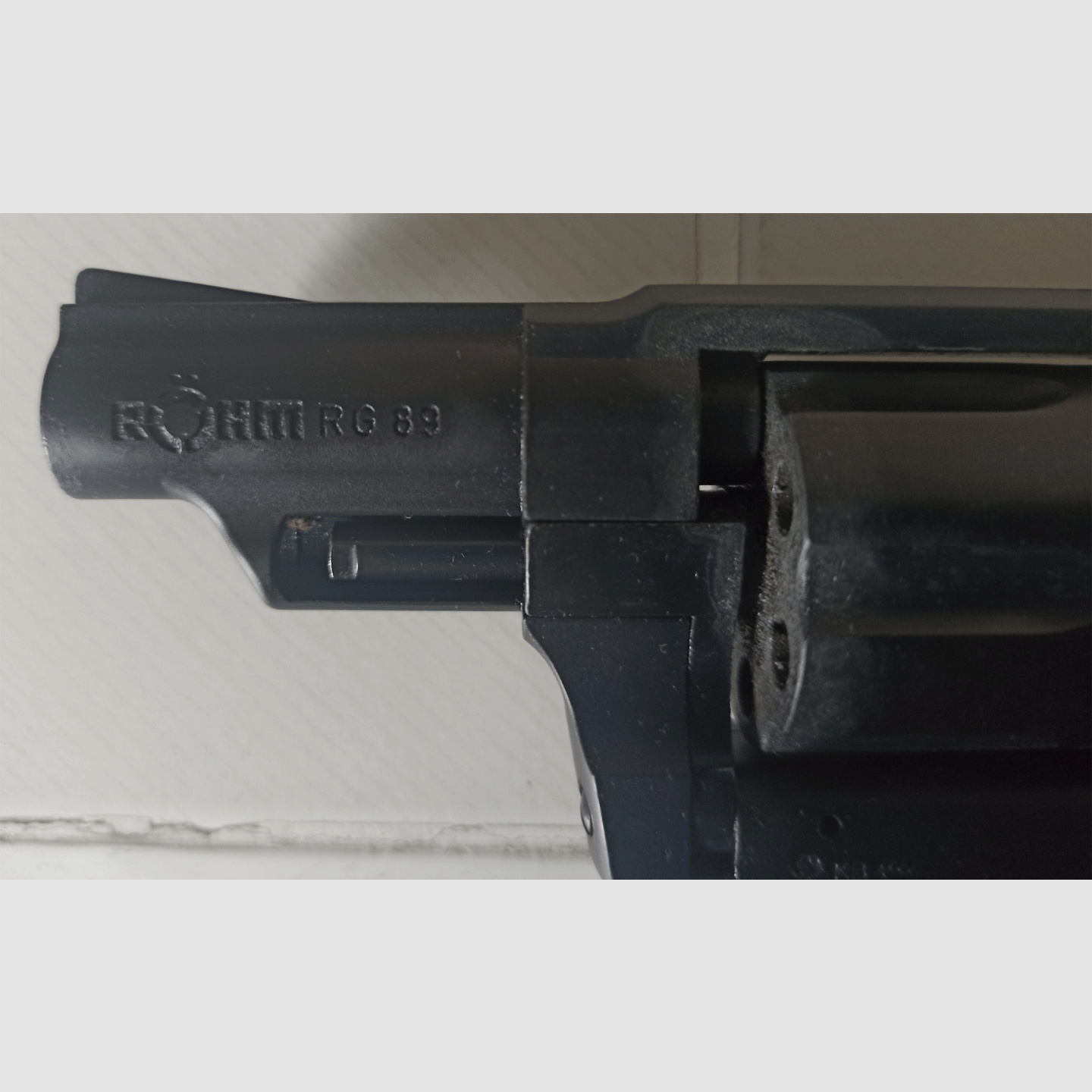 Signal Revolver RG 89 @ fully functional @ only used 3 times on New Year's Eve - grab it