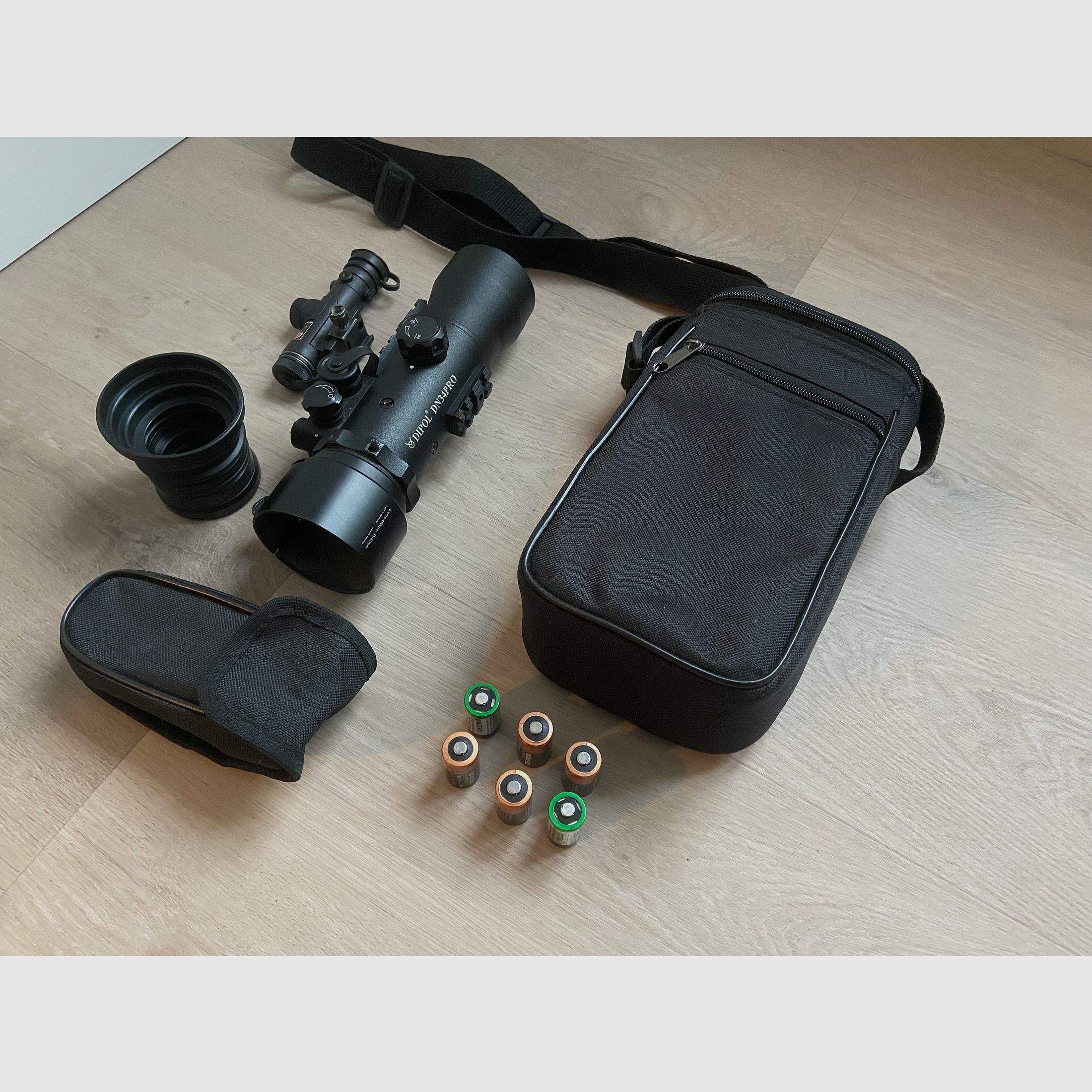 Dipol DN34 Pro z lampą podczerwieni (laser IR)