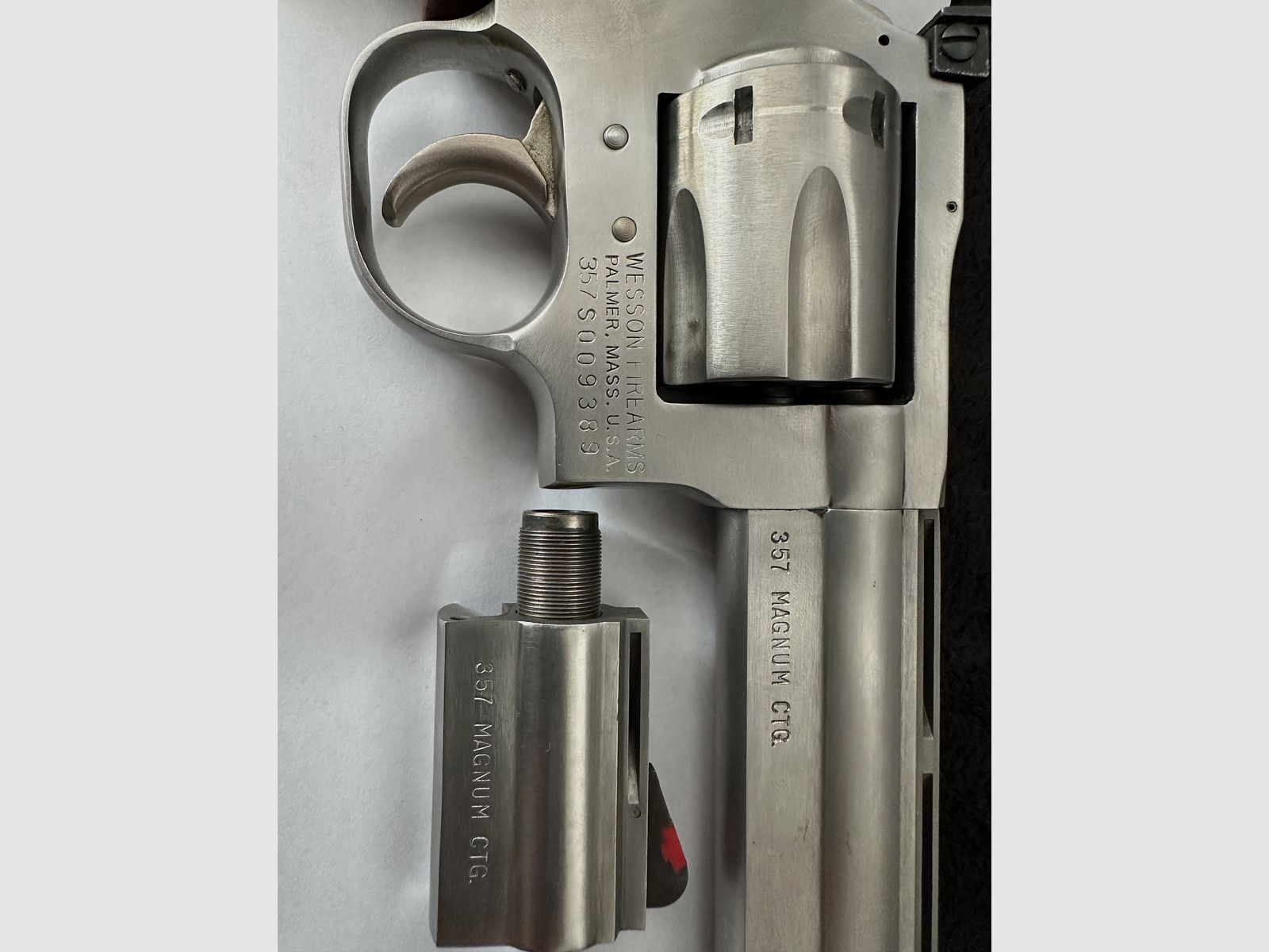 Schwerer Dan Wesson Revolver mit Wechsellauf
