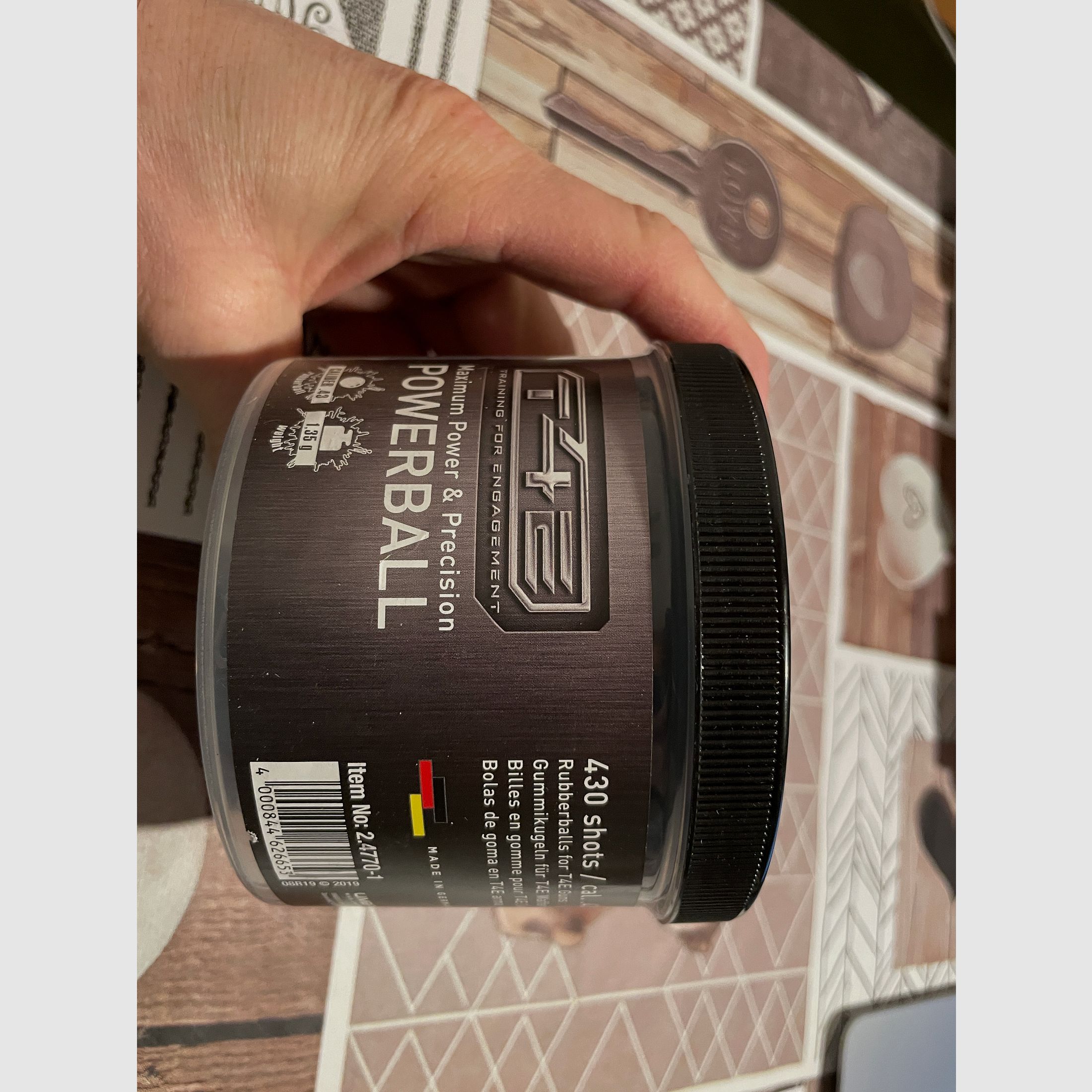 Umarex Glock 17 Gen 5 T4E Cal. .43 con 5 julios y un amplio equipamiento y cargador de repuesto