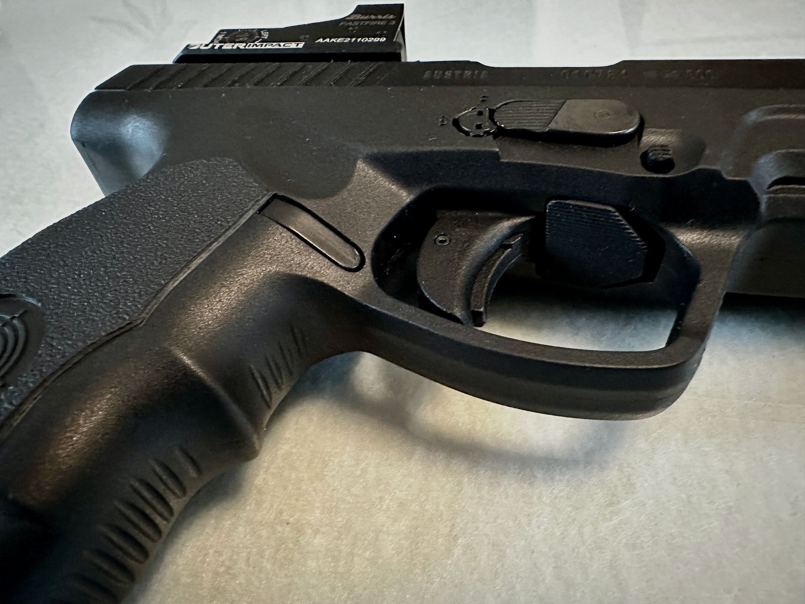 Steyr M9 9mm avec Reddot