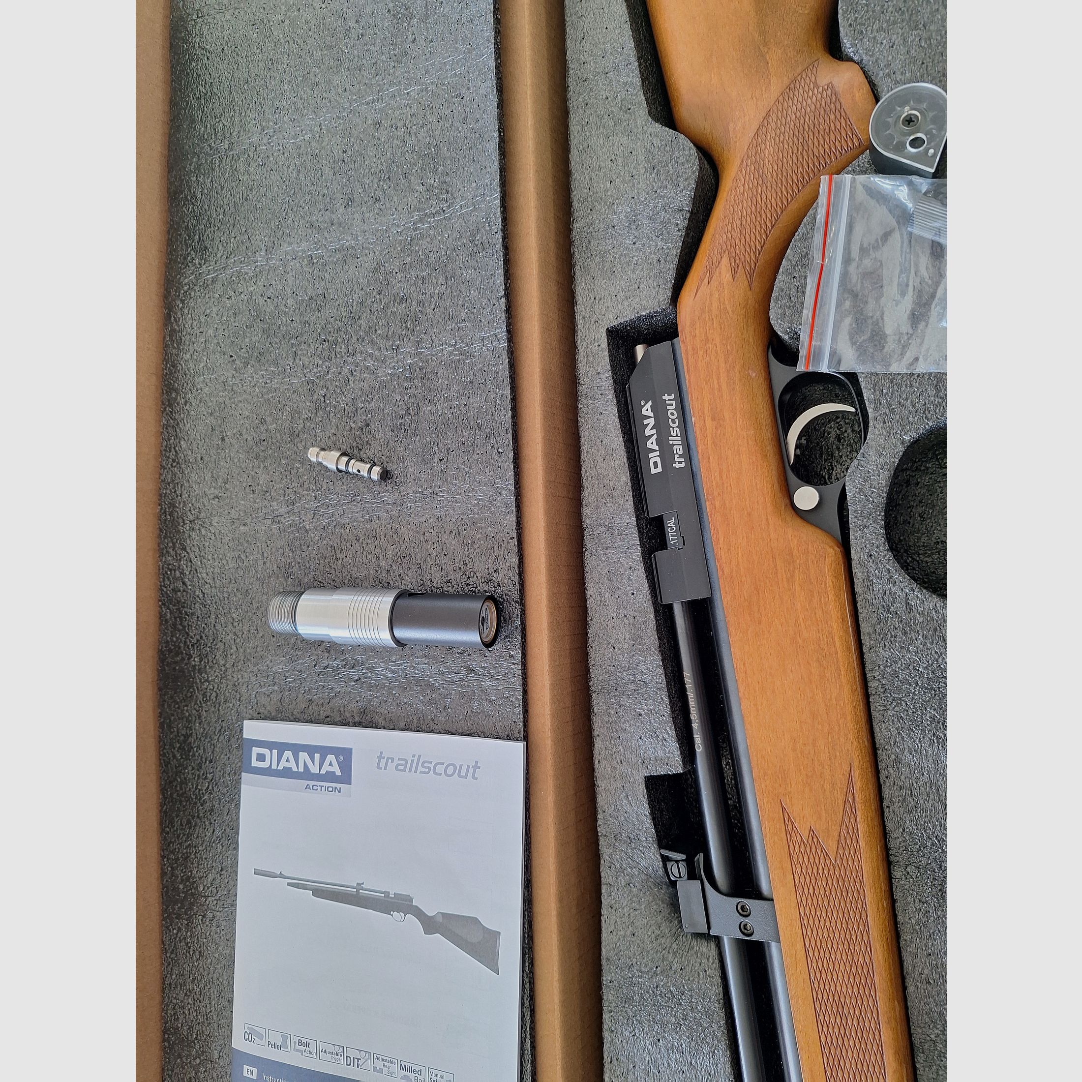 Diana Trailscout Wood Co2-Rifle 4,5 mm Diabolo avec accessoires