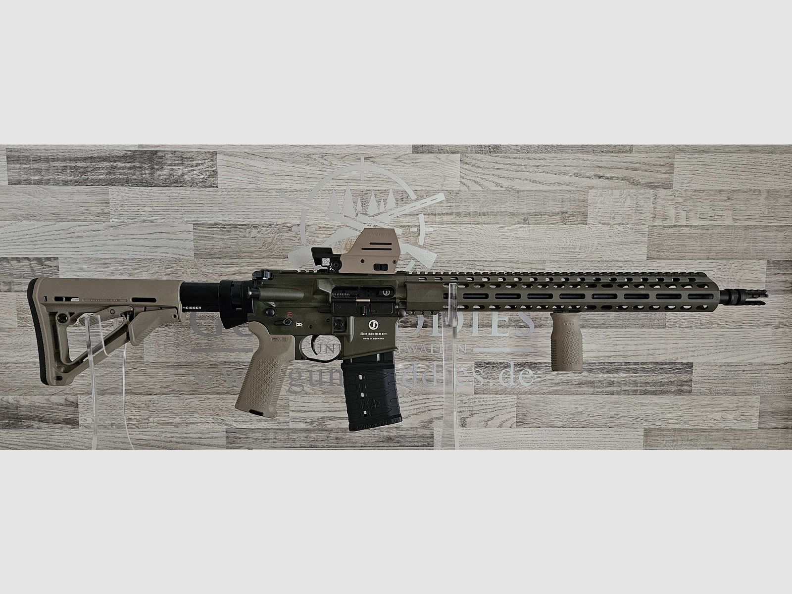 Schmeisser AR15 M5FL Sondermodell MAGPUL 16,75" OD Green .223Rem mit Optik - Neuware vom Fachhandel -