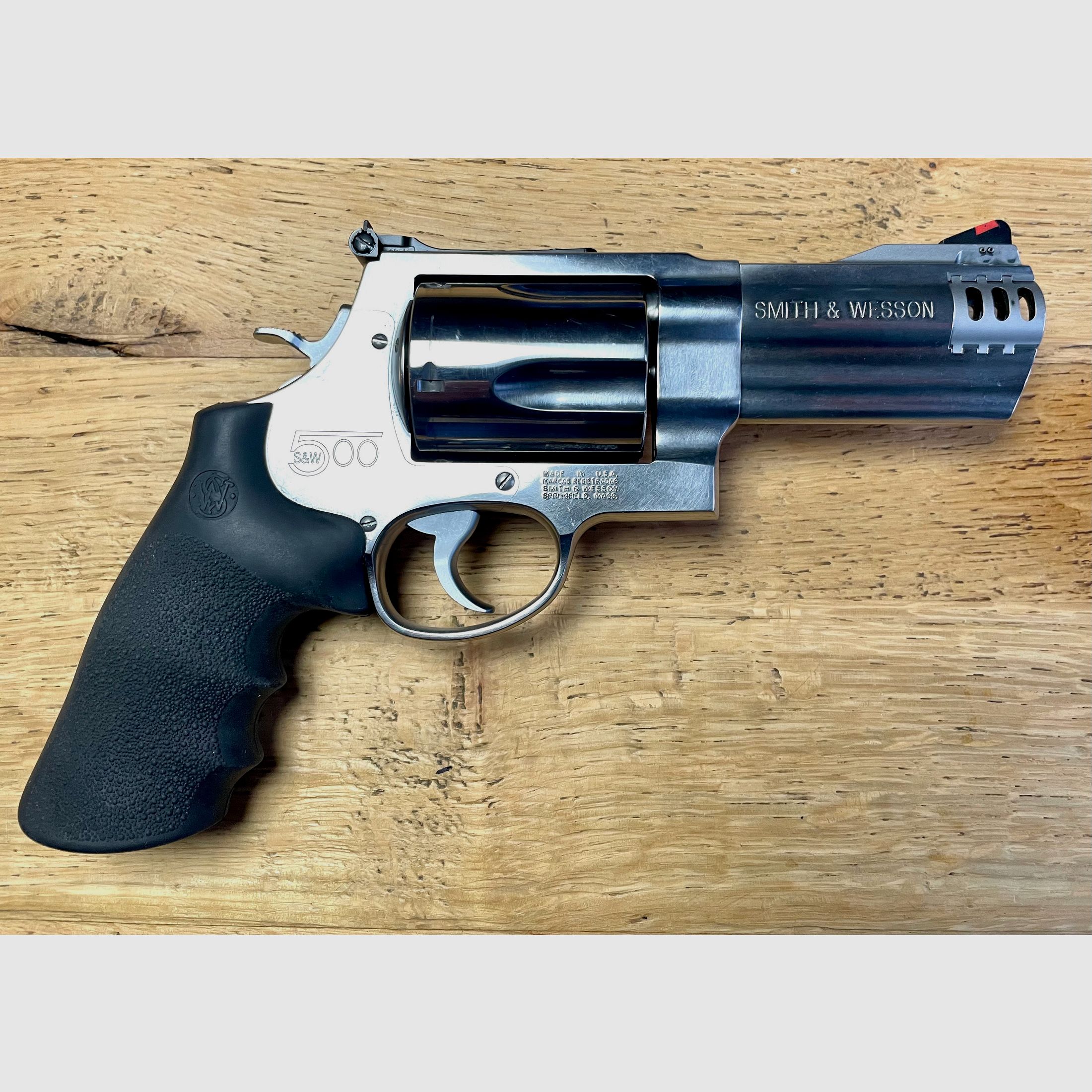 Smith & Wesson Revolver modello S&W 500 - lunghezza della canna 4" con compensatore