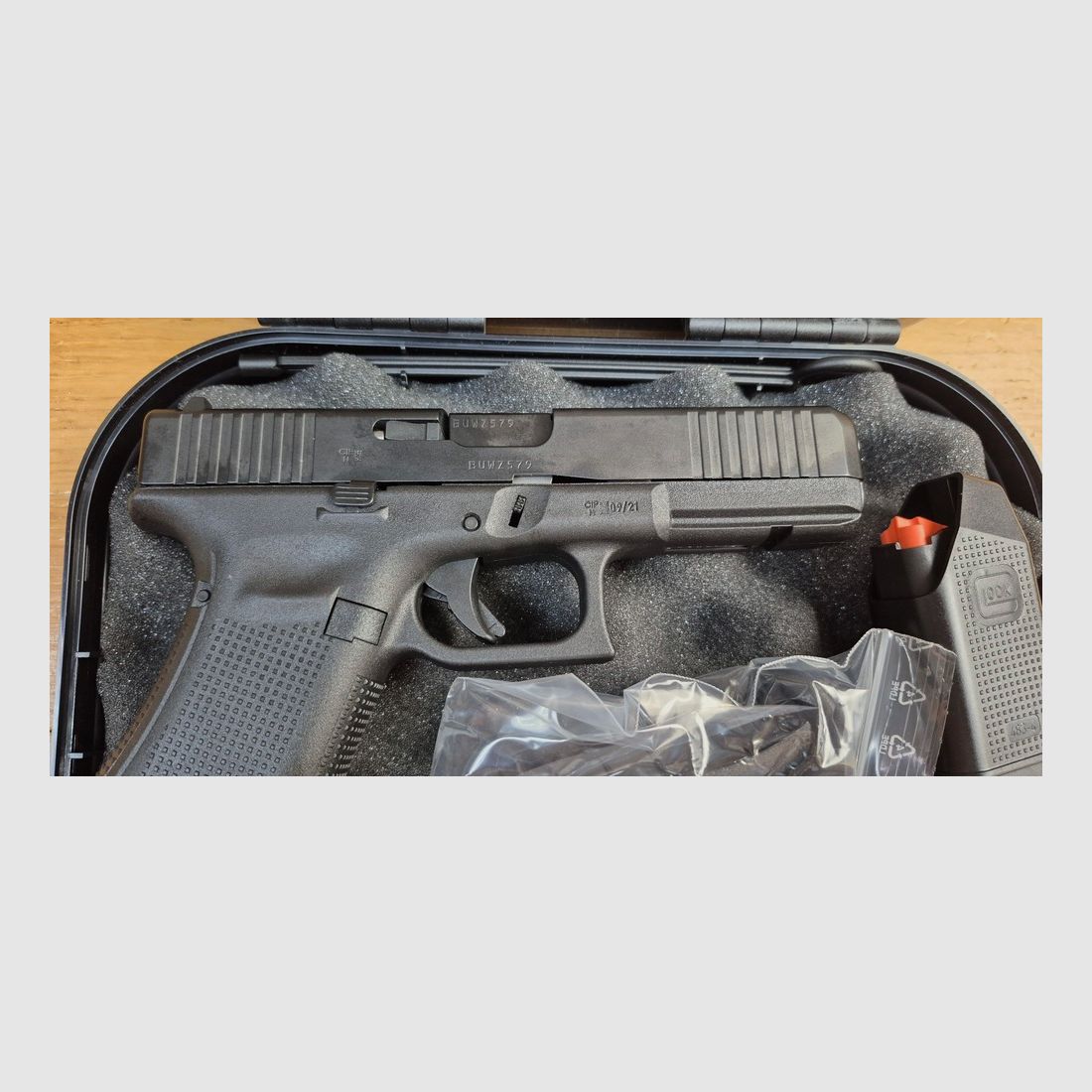 SONDERPREIS! Glock 17 Gen5 FS Pistole – 2 Magazine 17 Schuss – Kal. 9X19 – Der große Klassiker der Marke! – NEUE WAFFE!, Bild 9 von 10