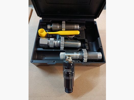 Lee 8x57 Mauser LEE PACESETTER 3 DIE SET z mikrometryczną śrubą regulacyjną.