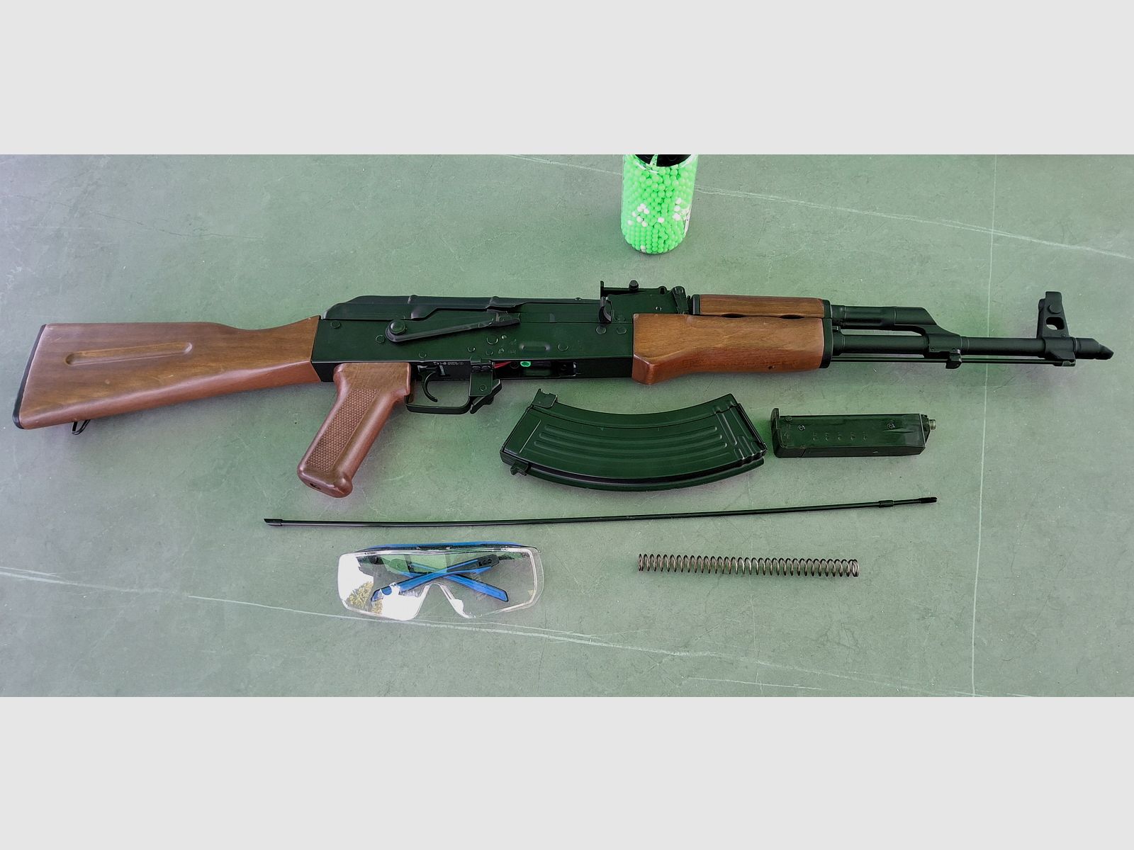 Full Metal Airsoft AKM – 1,6J Begadi tuningveer (echt hout)