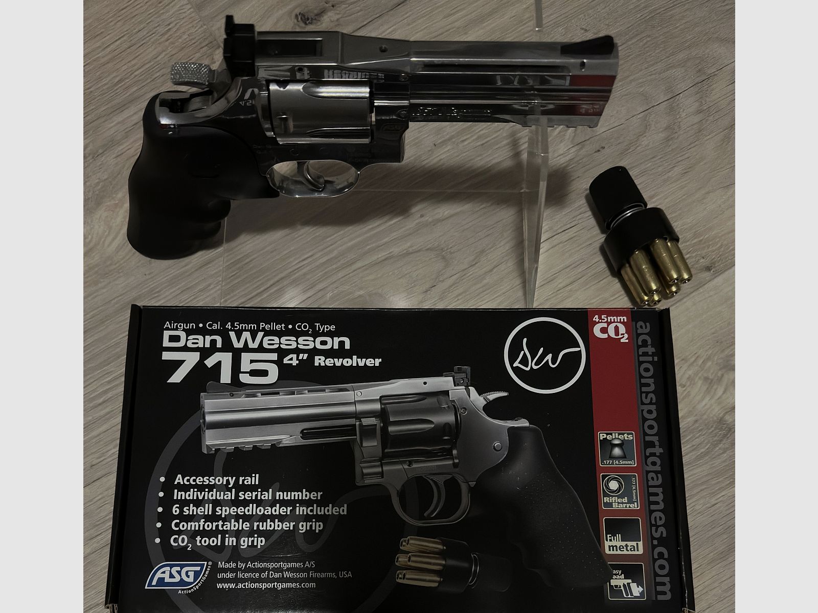 Dan Wesson 715 4" Lauf 4,5mm Diabolo Co2 Revolver, Dan Wesson 715 4" Co2 Revolver, Dan Wesson 715 4,5mm Diabolo inkl Dichtungsset + Ladehülsen, Revolver 4" Lauf 4,5mm Diabolo