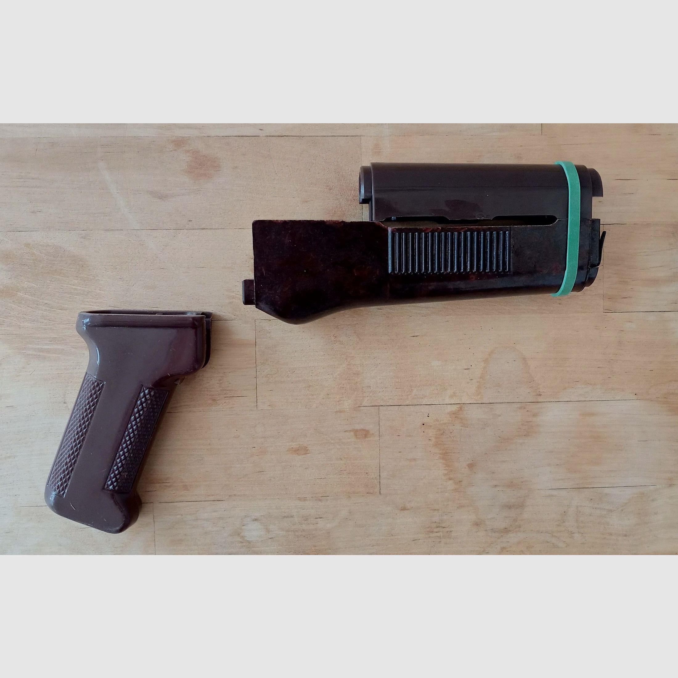Set di protezione anteriore AKMS MPi dell'Est Germania per AKMS & AK74 DDR NVA in bakelite e plastica // montaggio indiretto anche per NEDI SDM Type 56 possibile, immagine 1 di 20