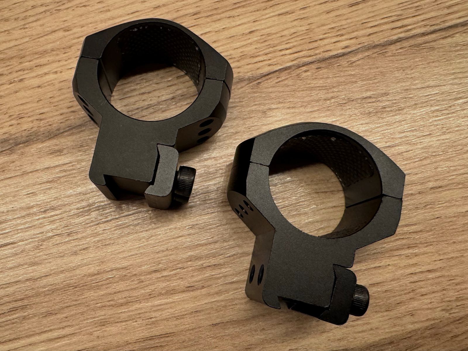 Montaggio per telescopio HAWKE Tactical per guida prismatico da 9-11 mm tubo centrale da 30 mm - Versione alta