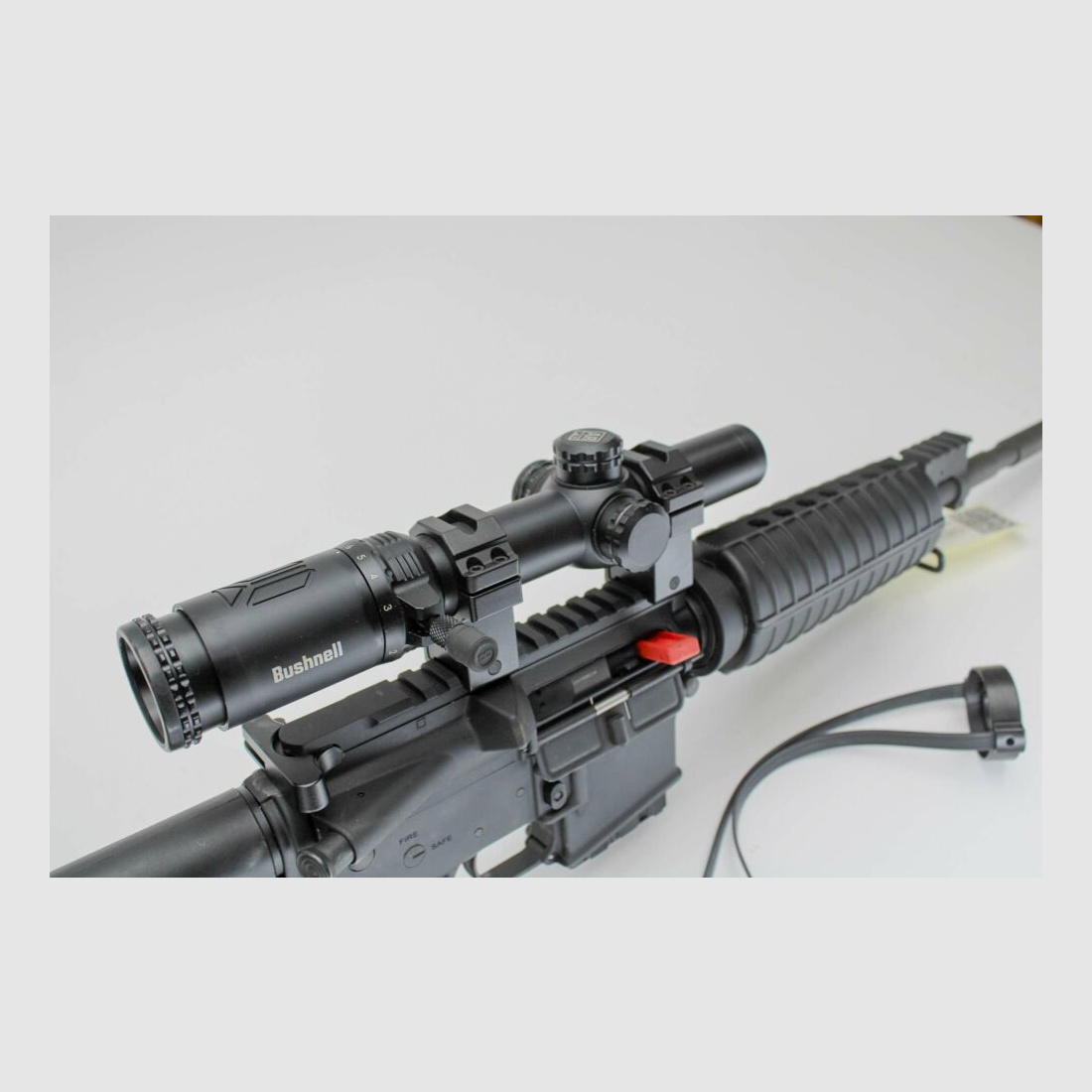 Rifle SL Windham Weaponry AR15 R16 M4 FTT calibre .223Rem con Bushnell 1-6x24 .223Rem