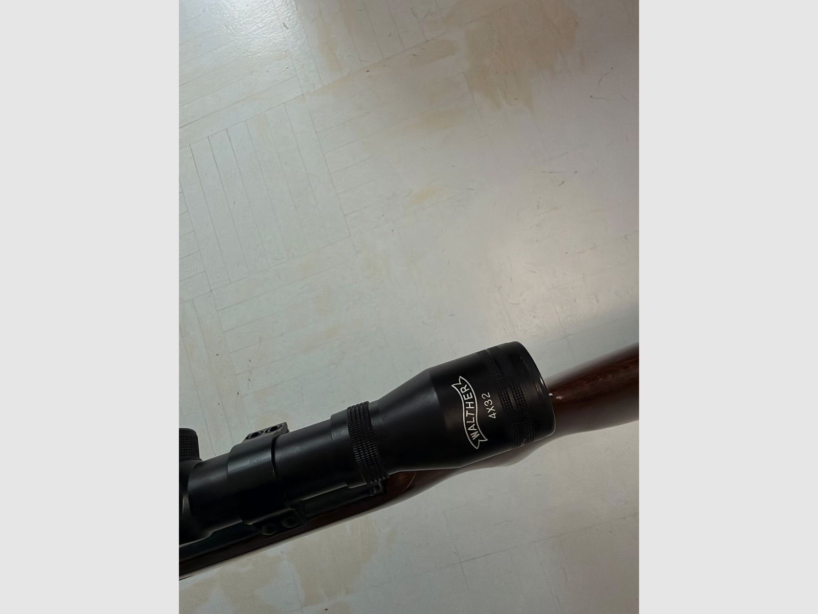 Weihrauch HW 35 K 4,5 mm / .177 – Walther 4x32 ZF + Schalldämpfer, Bild 4 von 5