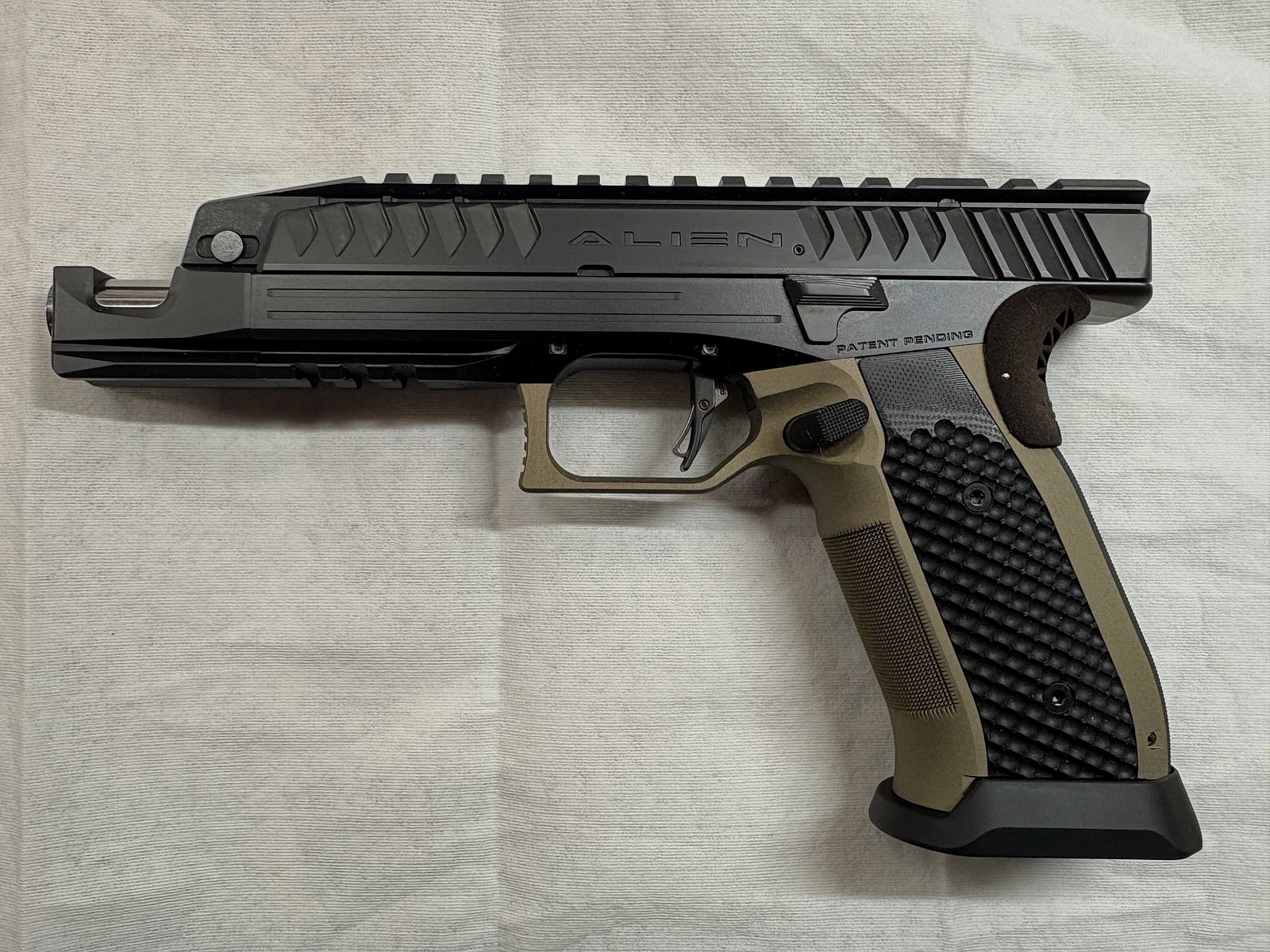 Alien Target 6" Laugo Arms mit Zubehör , Bild 5 von 11