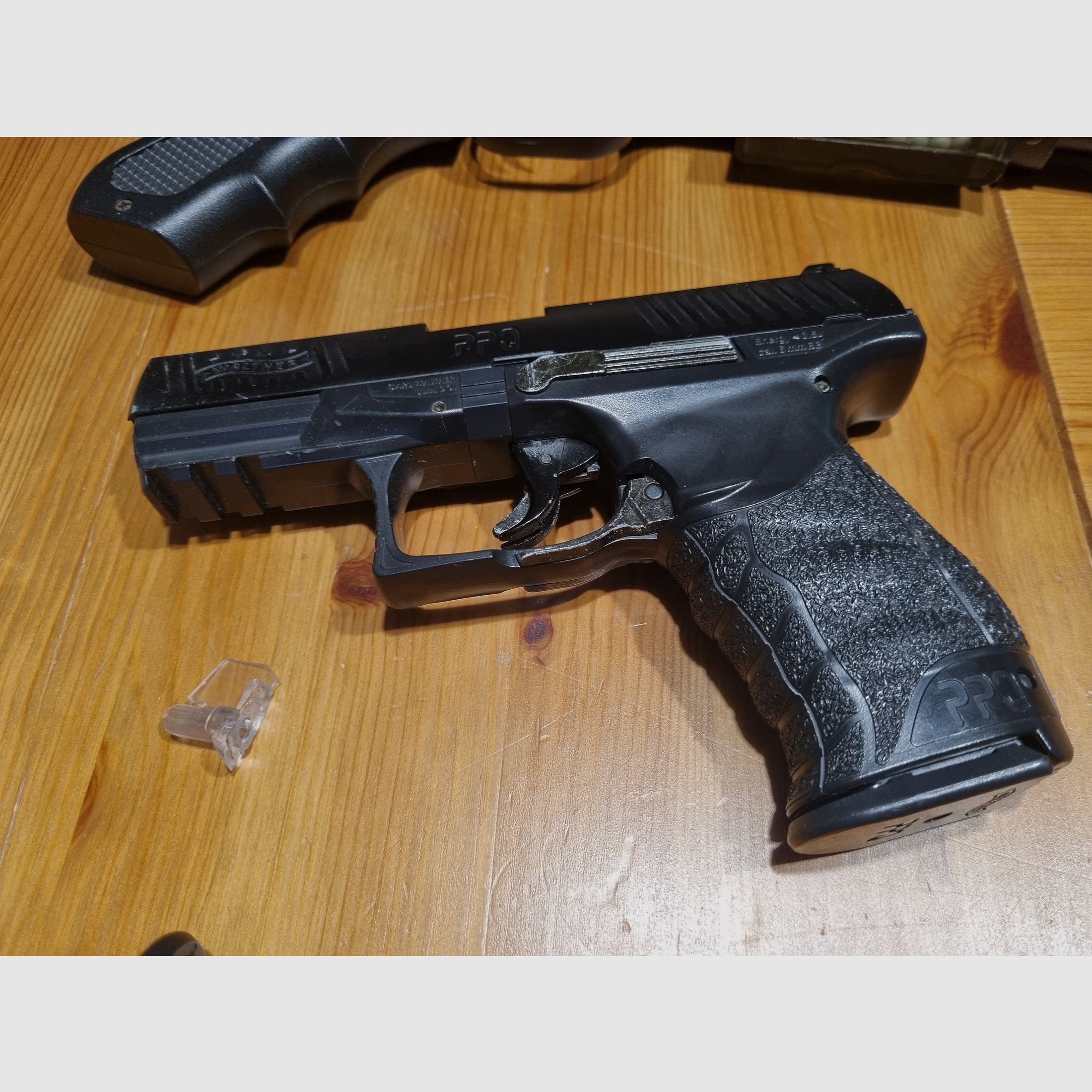 Airsoft Walther PPQ + Pumpgun M500 defective